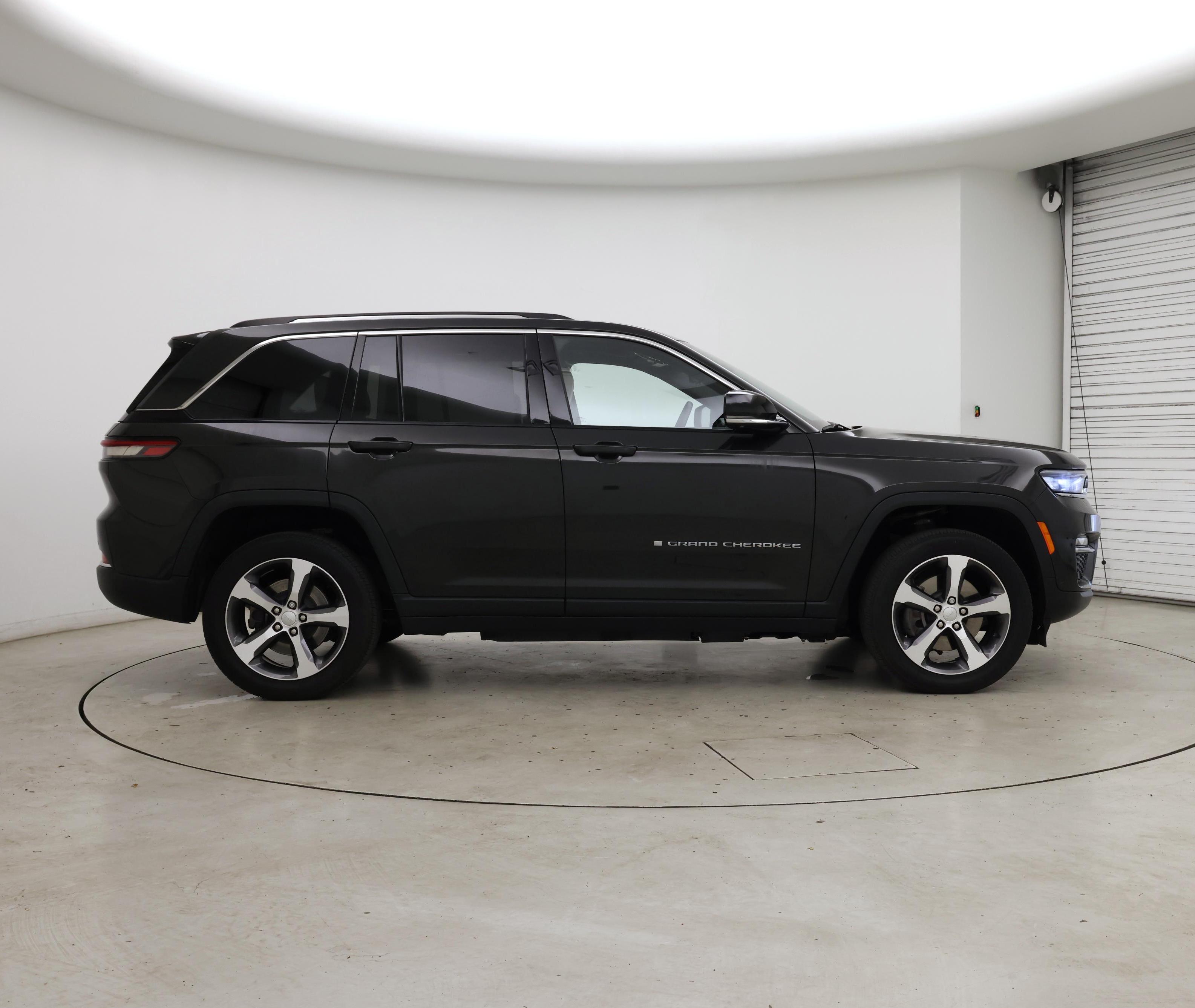 Thumbnail: 2023 Jeep Grand Cherokee - 7