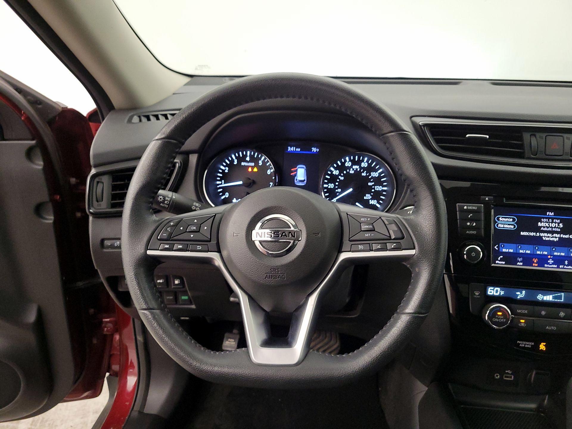 Thumbnail: 2020 Nissan Rogue - 10