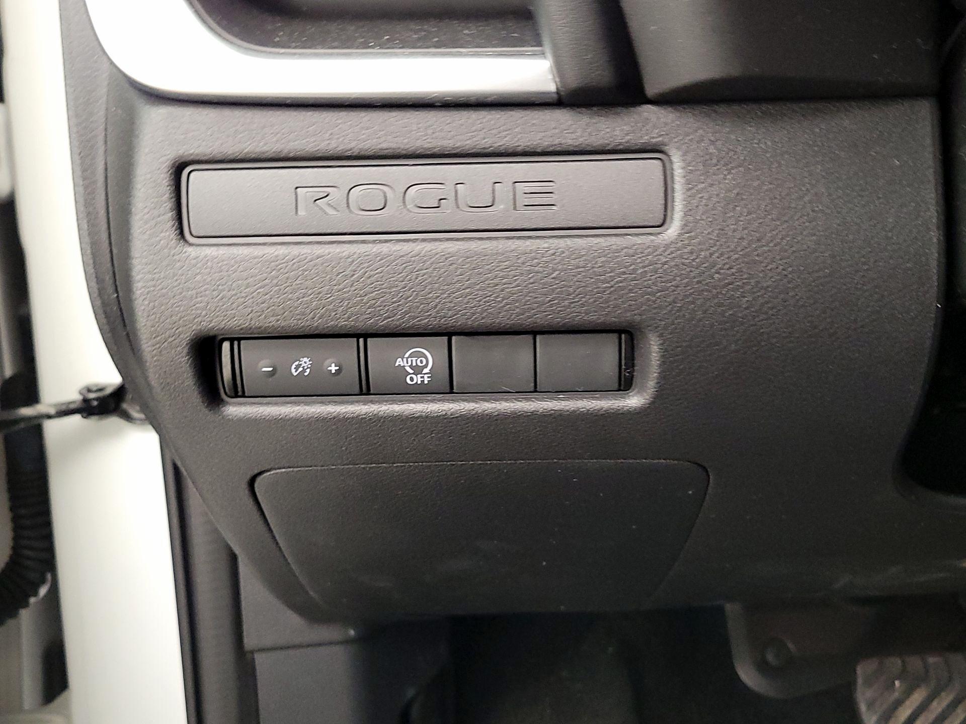 Thumbnail: 2023 Nissan Rogue - 11