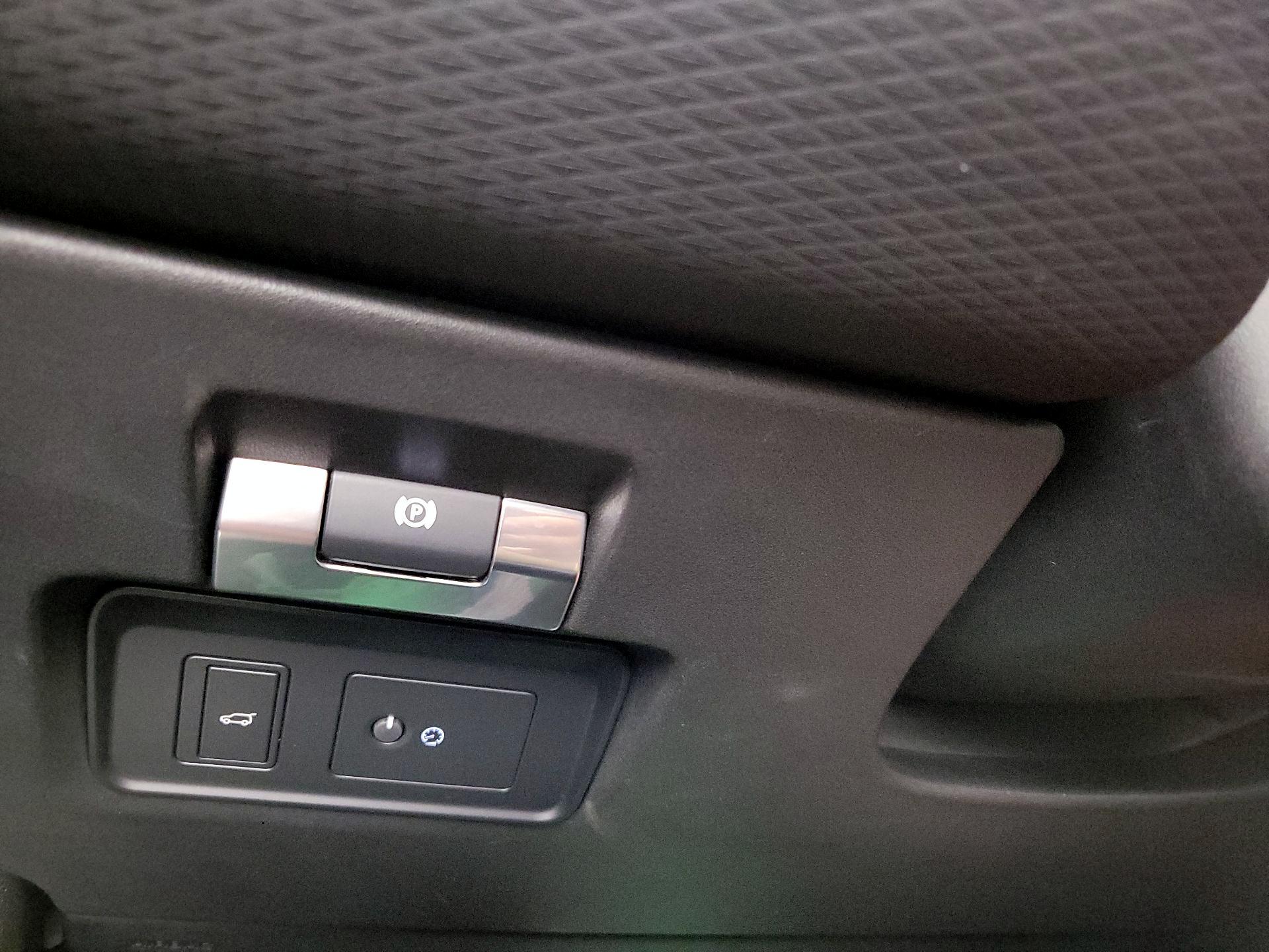 Thumbnail: 2020 Land Rover Range Rover Evoque - 13