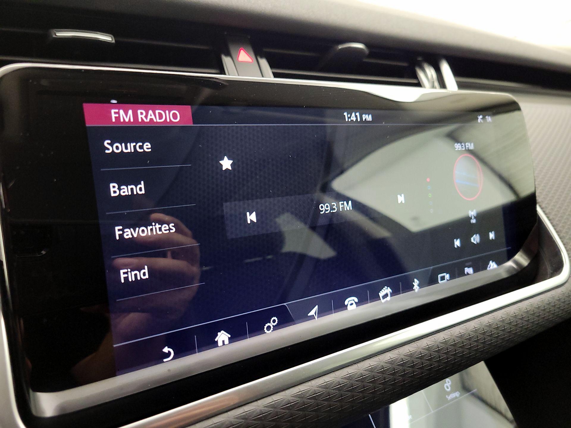 Thumbnail: 2020 Land Rover Range Rover Evoque - 16