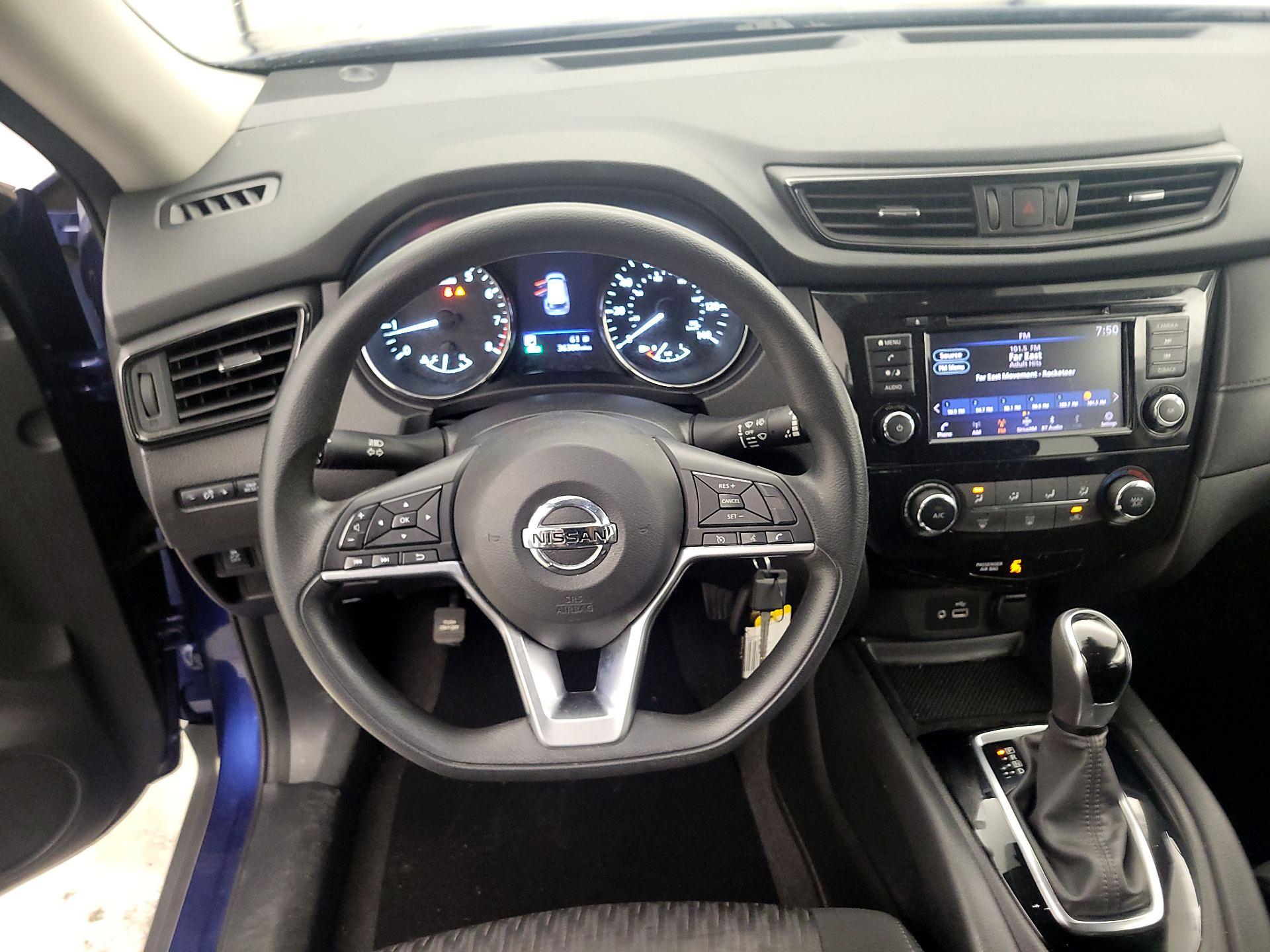 Thumbnail: 2020 Nissan Rogue - 10