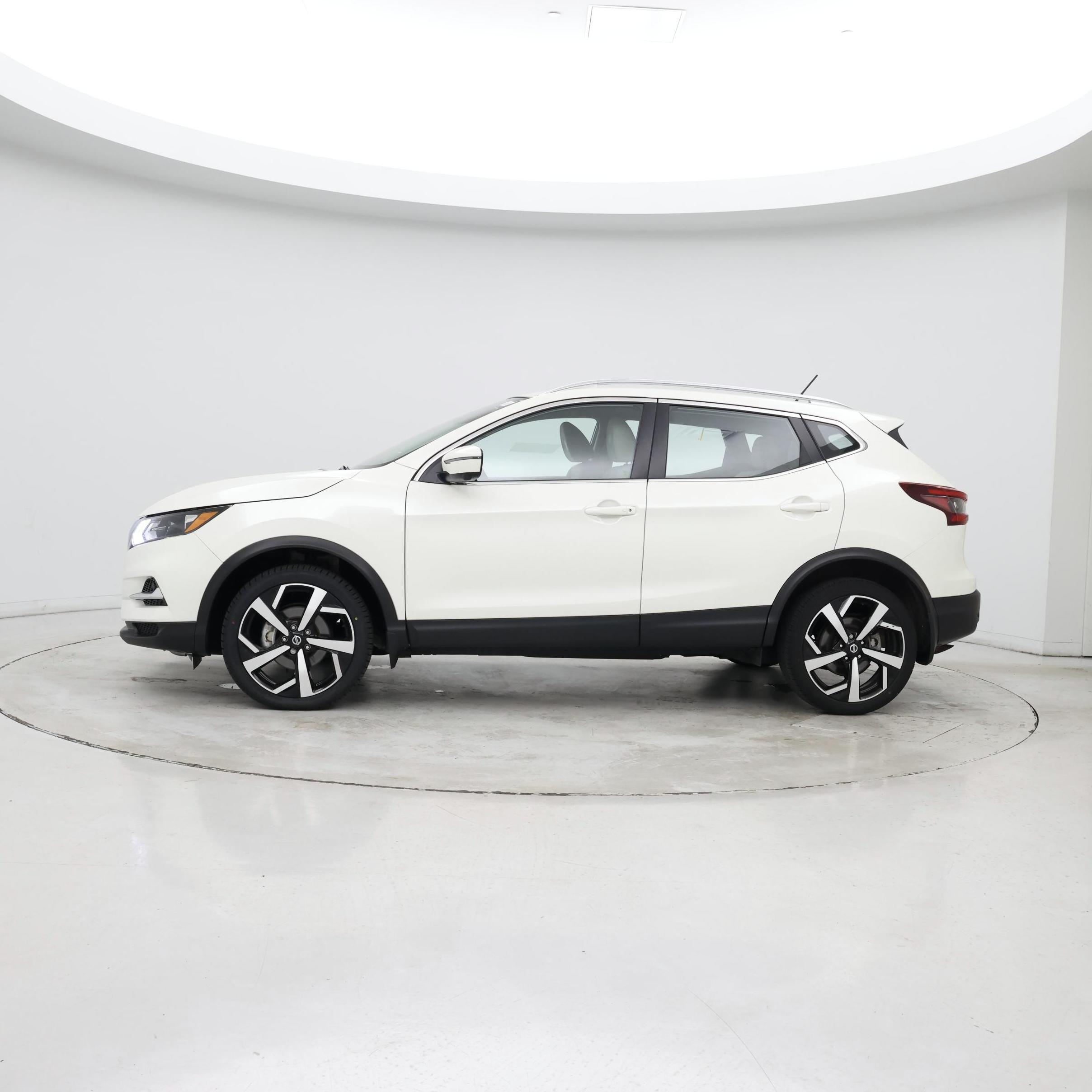 Thumbnail: 2022 Nissan Rogue Sport - 2