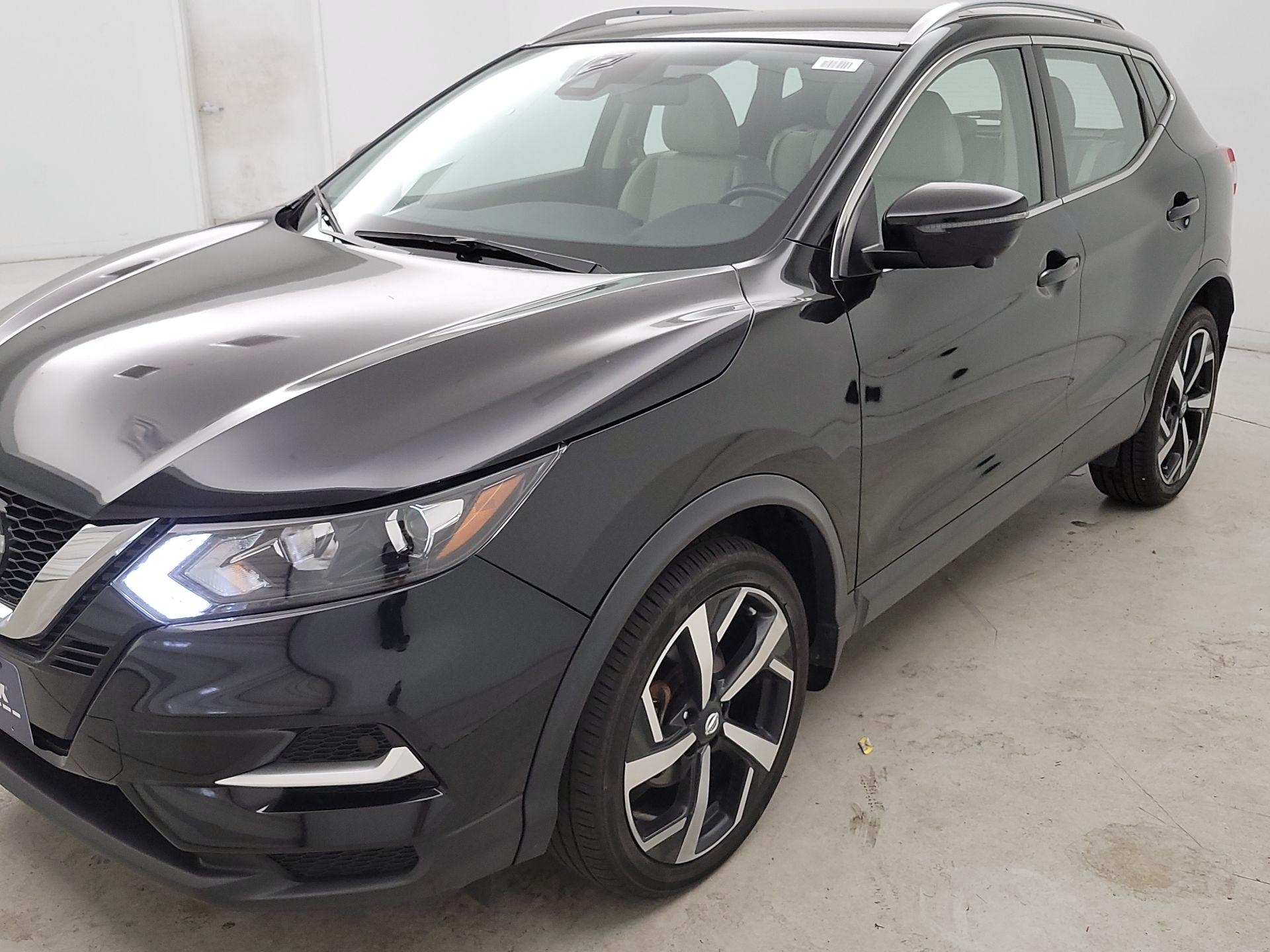 Thumbnail: 2022 Nissan Rogue Sport - 3