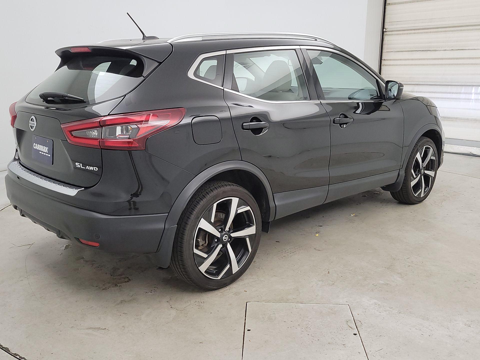 Thumbnail: 2022 Nissan Rogue Sport - 5