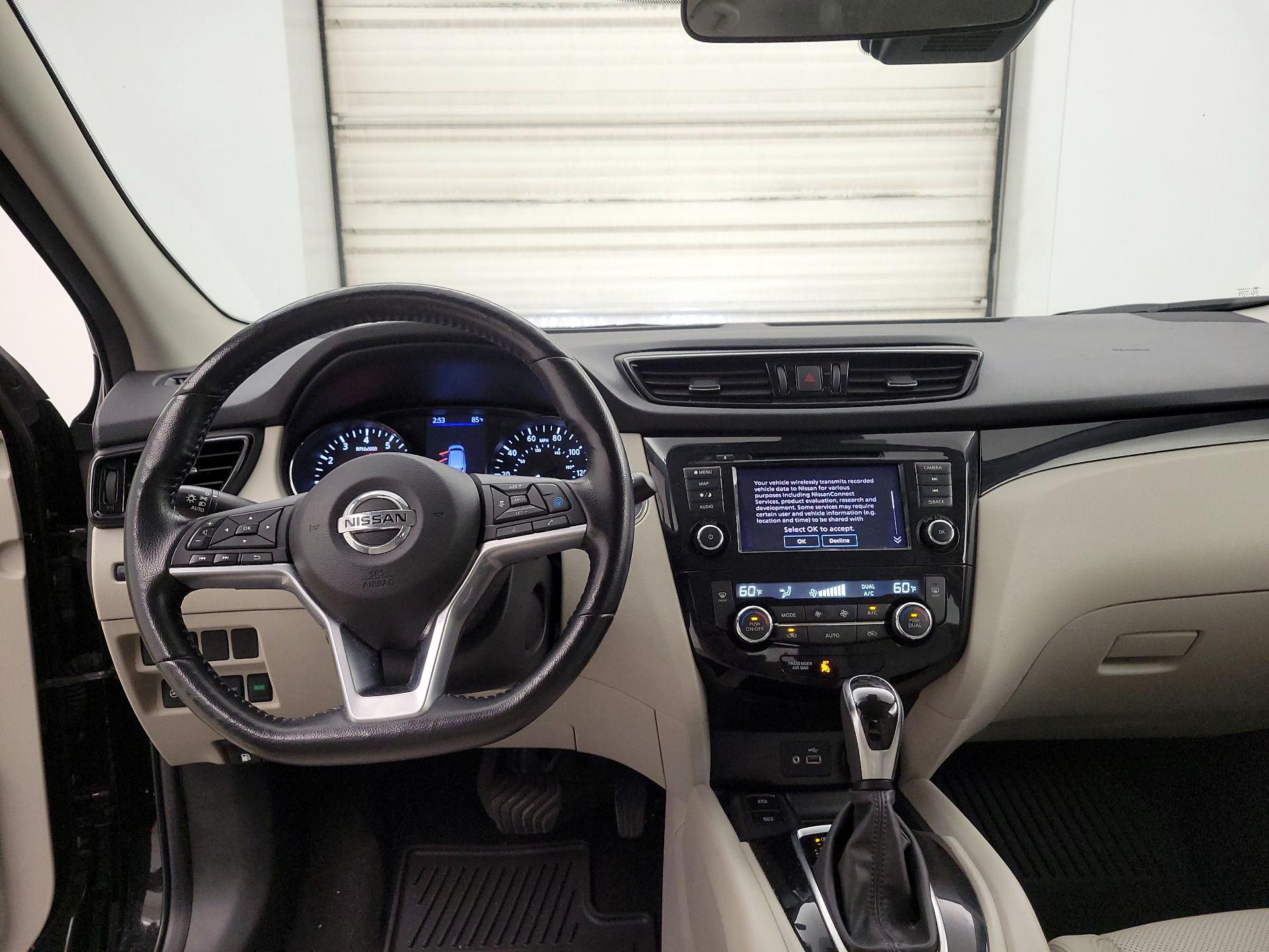 Thumbnail: 2022 Nissan Rogue Sport - 8