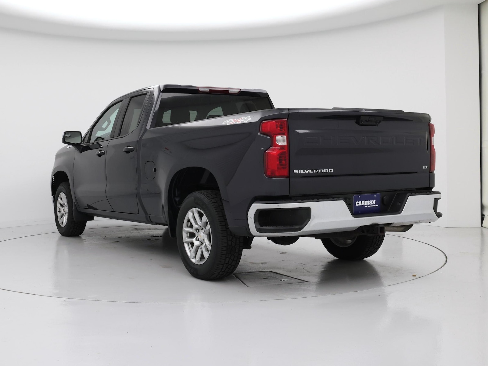2024 Chevrolet Silverado 1500 LT - Photo 3