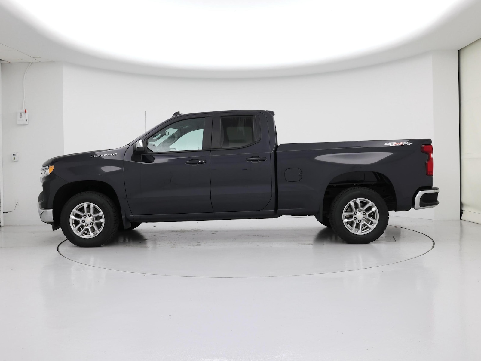 2024 Chevrolet Silverado 1500 LT - Photo 4