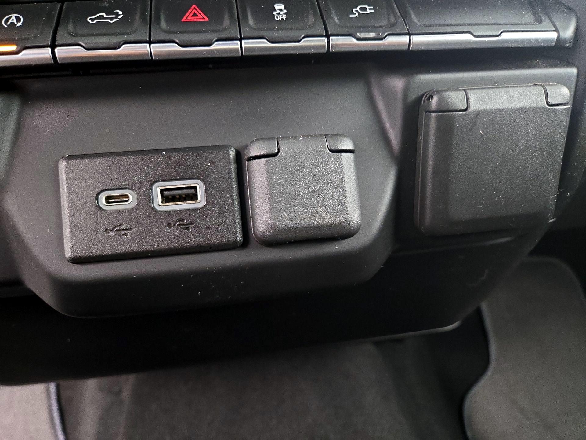 Thumbnail: 2022 Chevrolet Silverado 1500 - 18