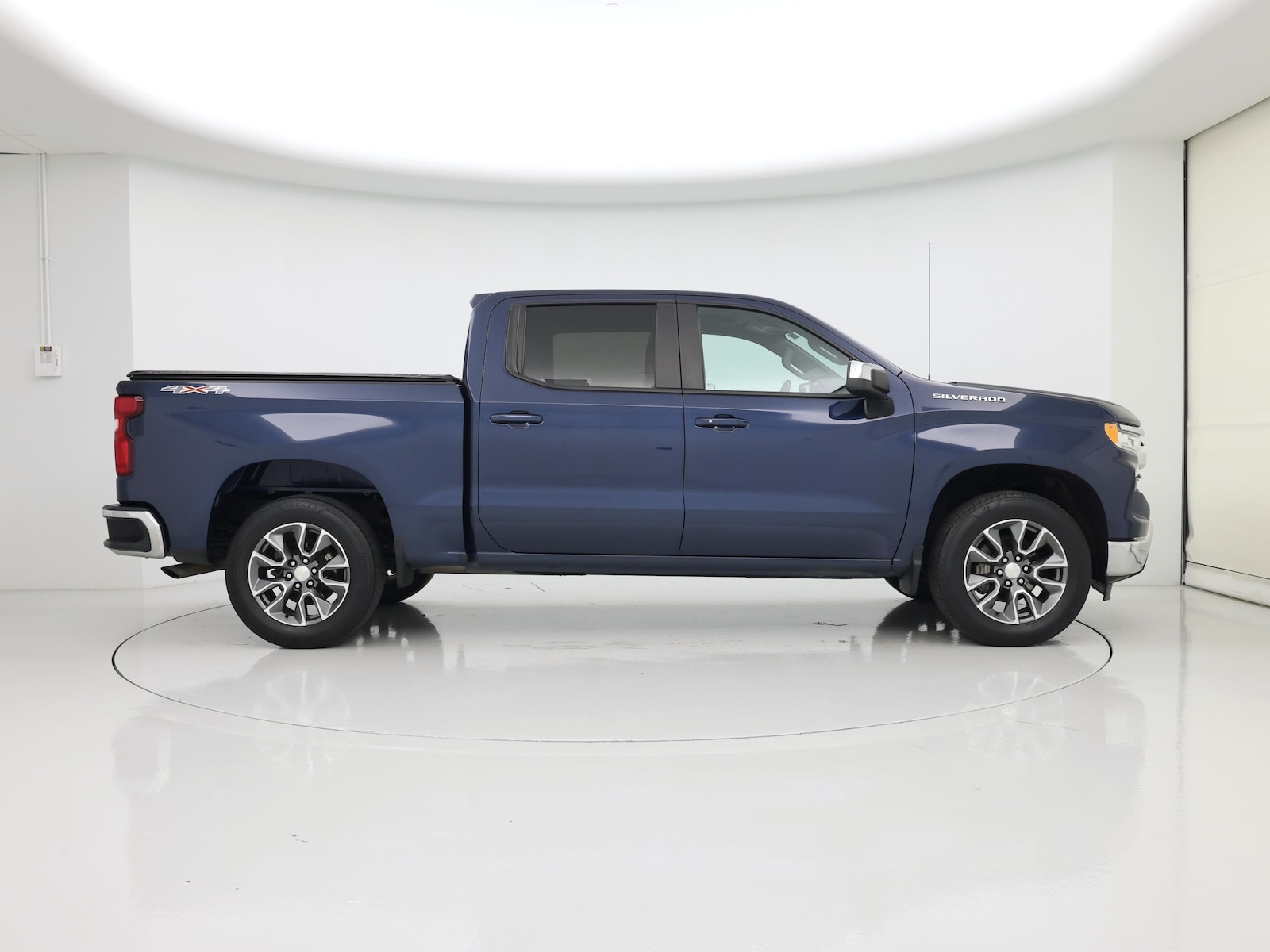 2023 Chevrolet Silverado 1500 LT - Photo 8