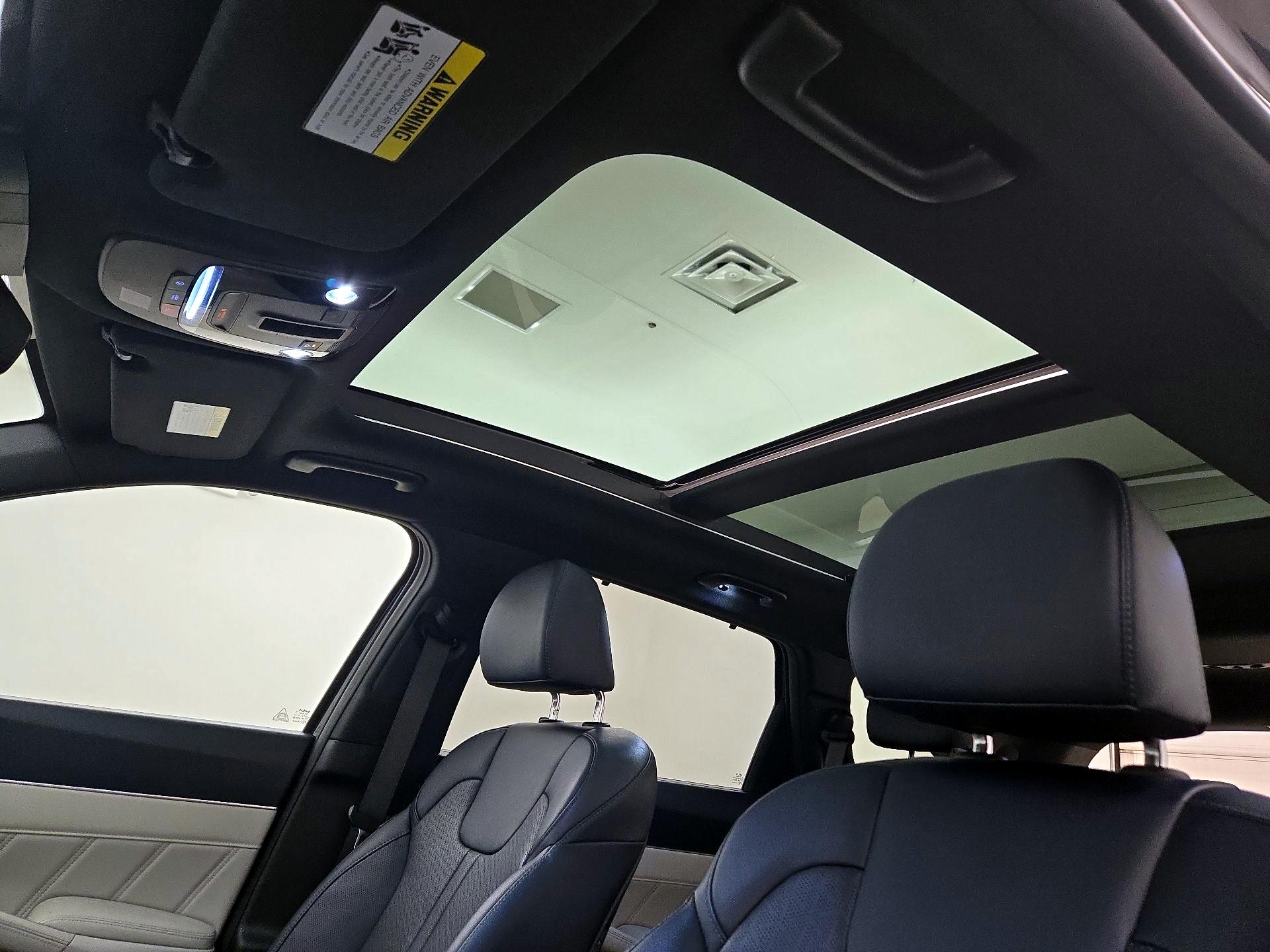 Thumbnail: 2023 Kia Sorento - 20