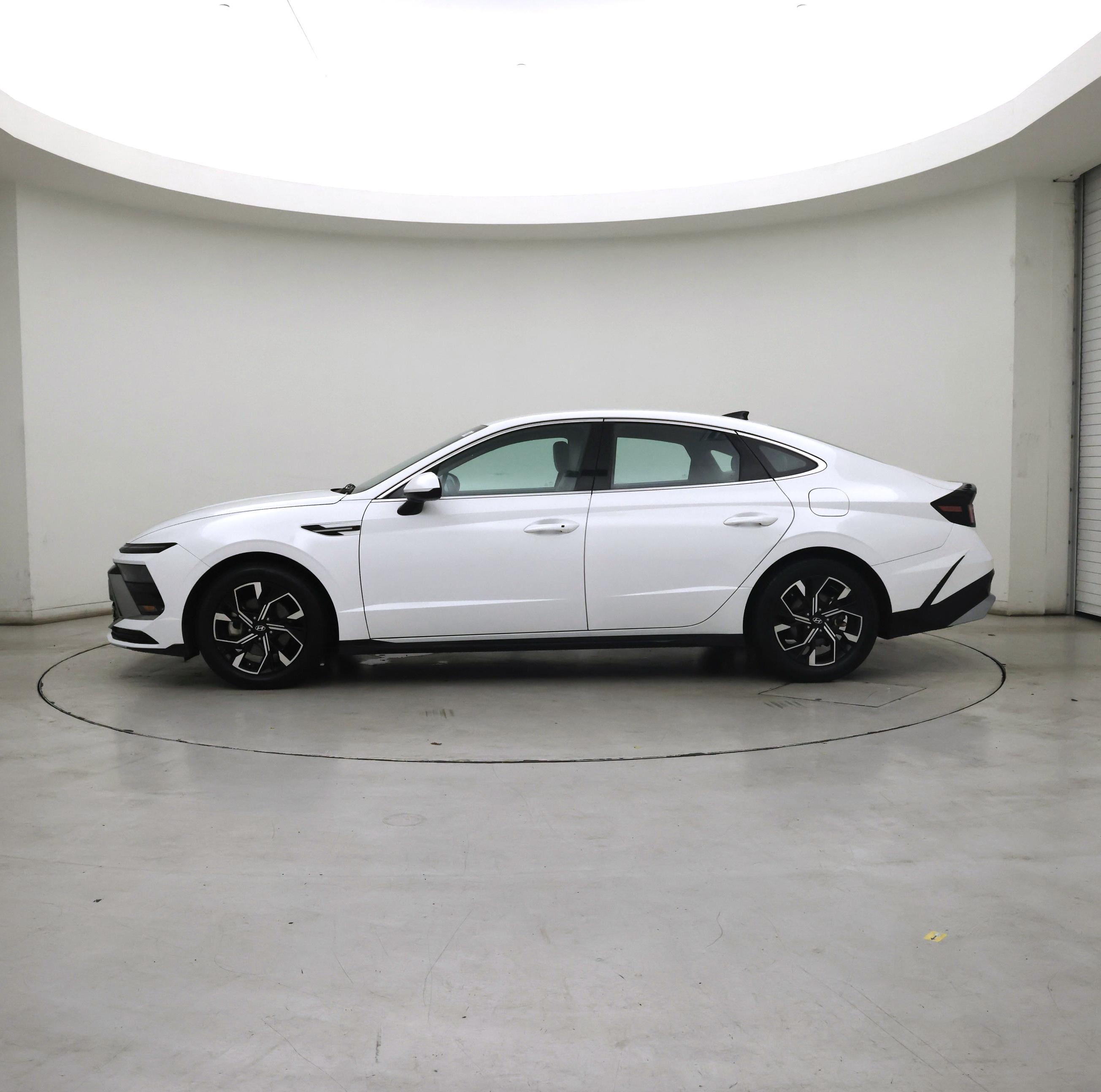 Thumbnail: 2025 Hyundai Sonata - 3