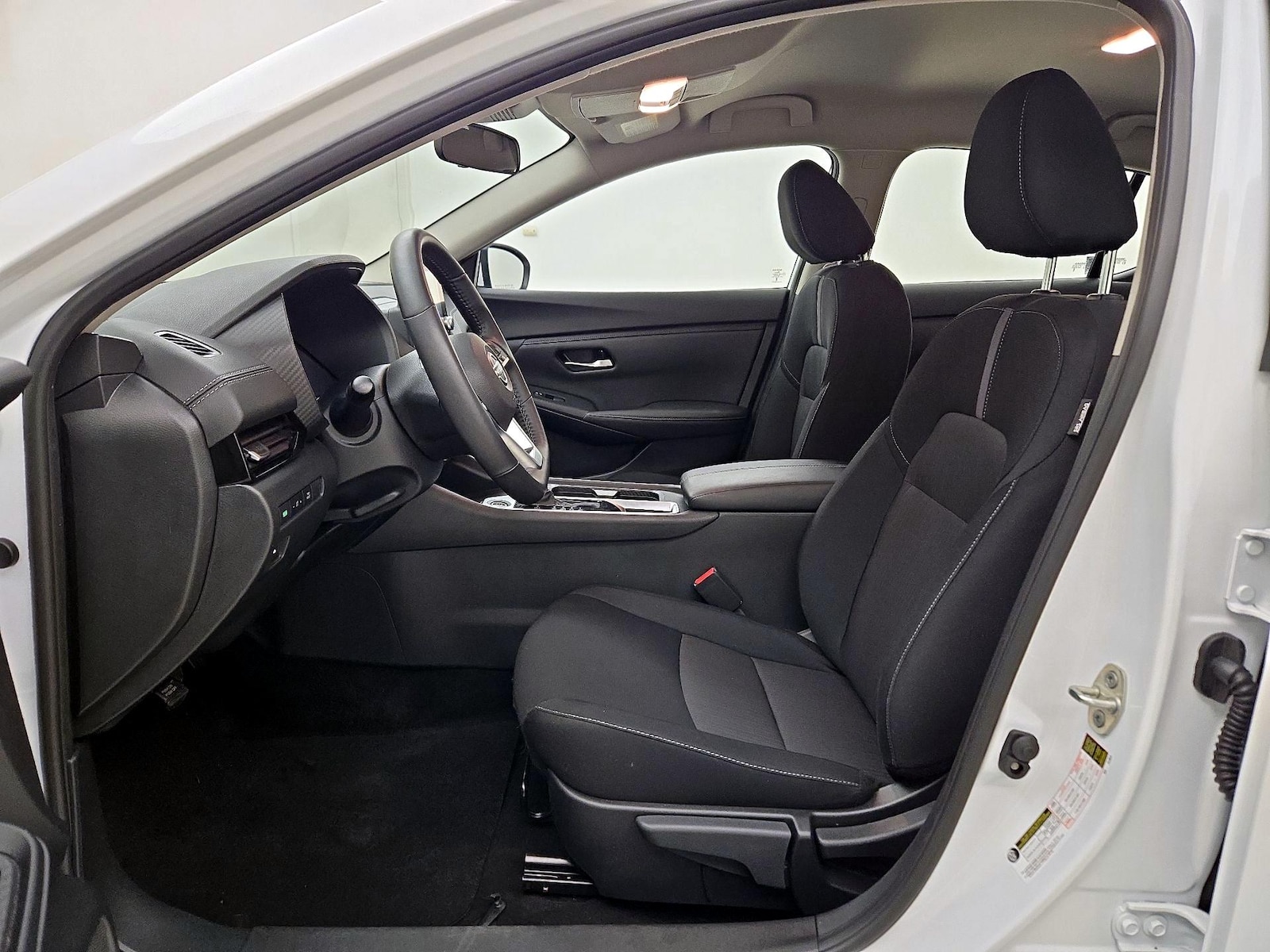2025 Nissan Sentra SV - Photo 12