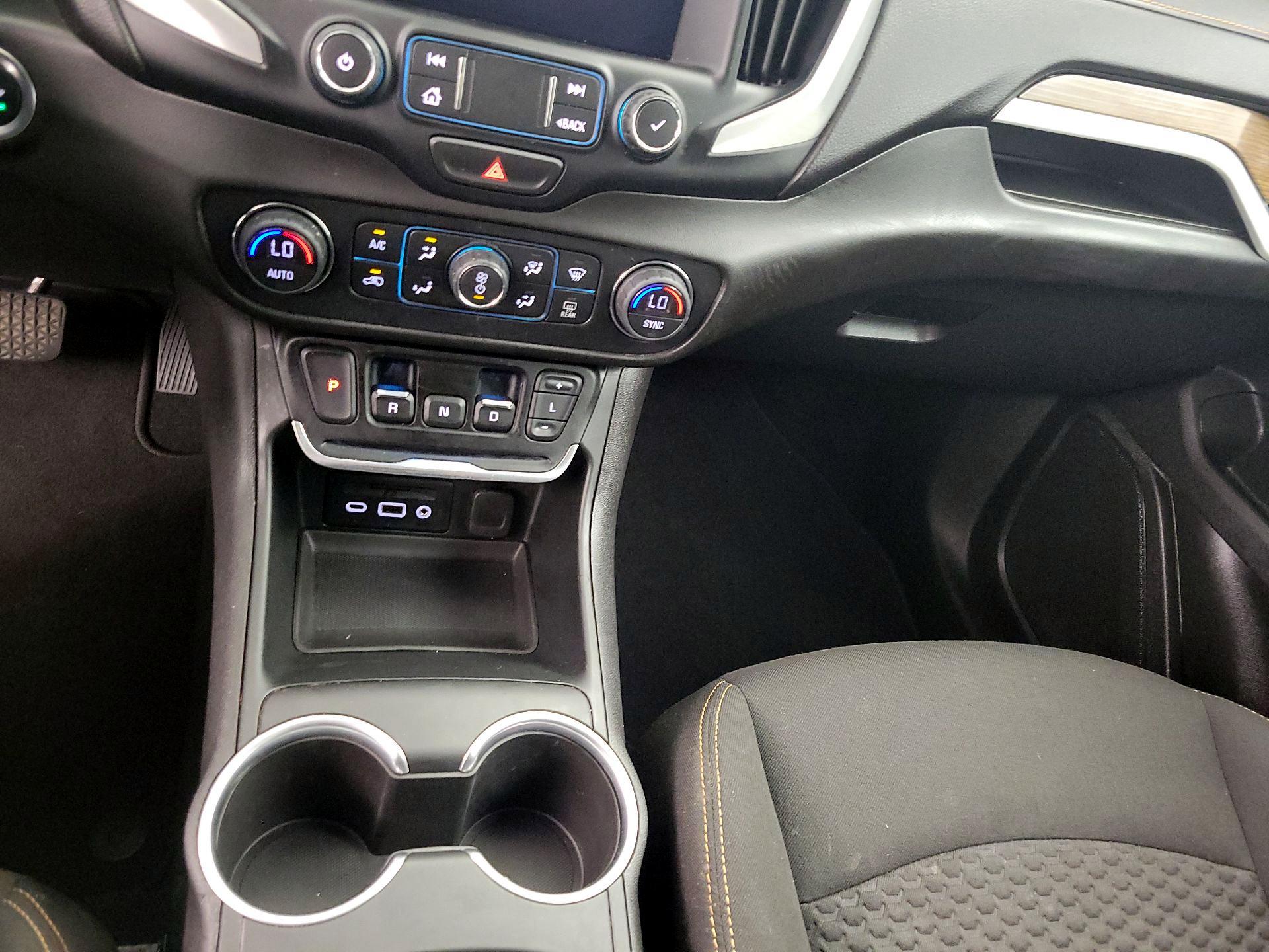 Thumbnail: 2020 GMC Terrain - 17