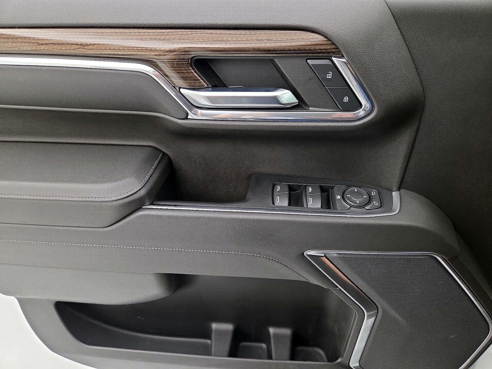 2022 Chevrolet Silverado 1500 LT - Photo 13