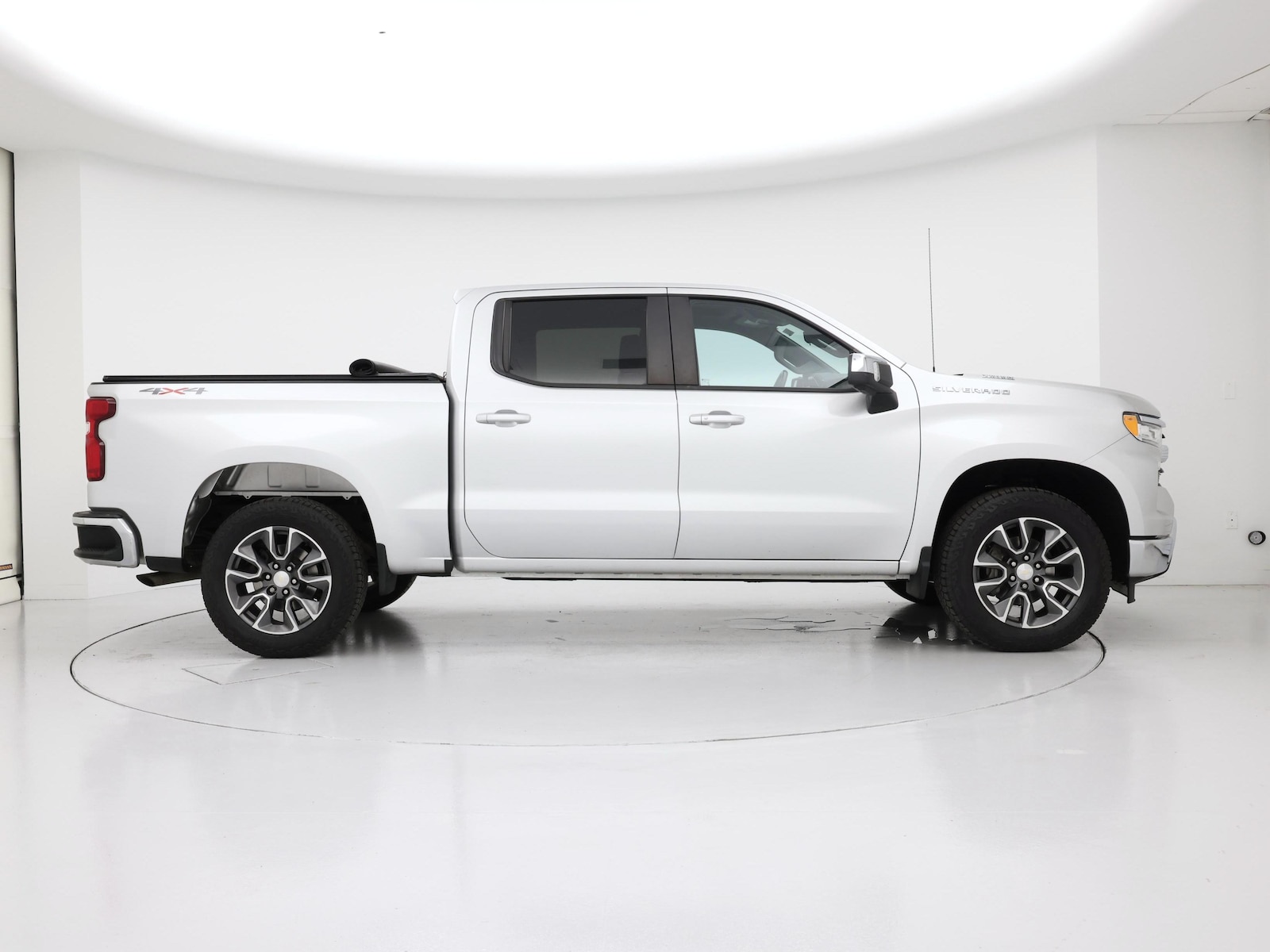 2022 Chevrolet Silverado 1500 LT - Photo 8