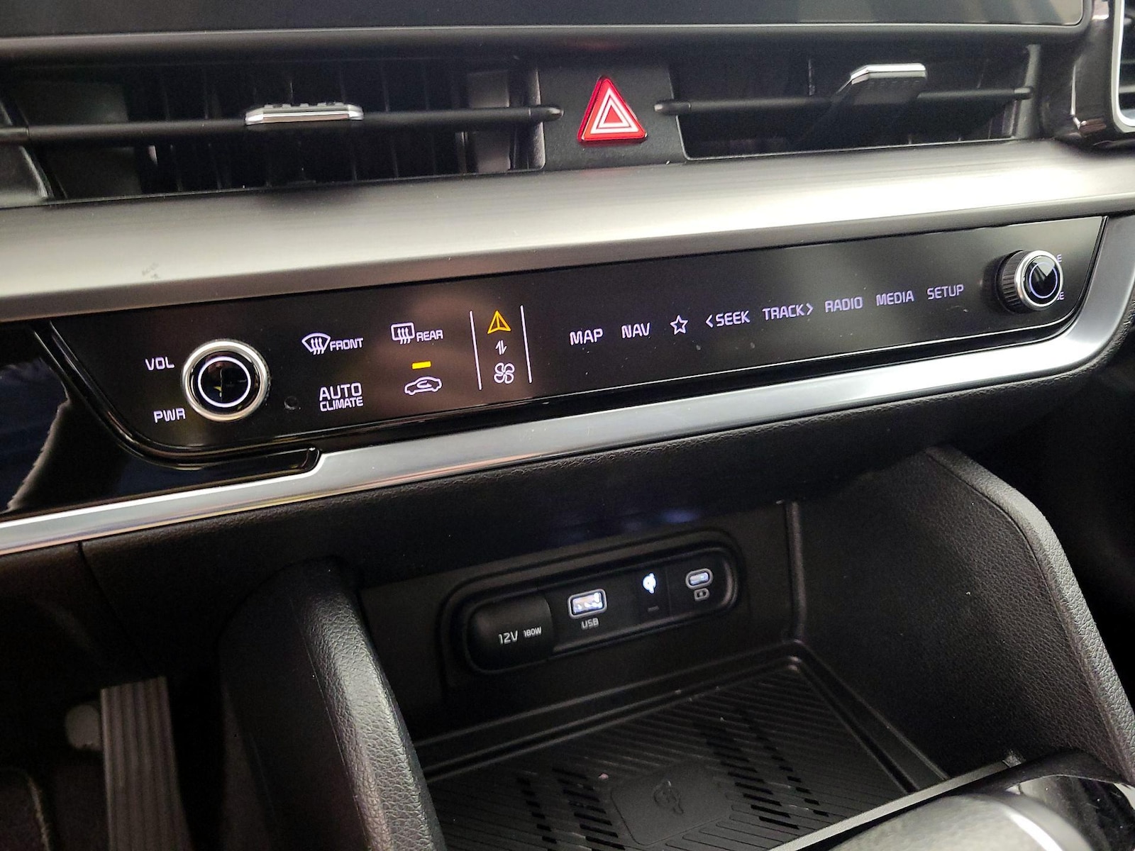 2023 Kia Sportage EX - Photo 18