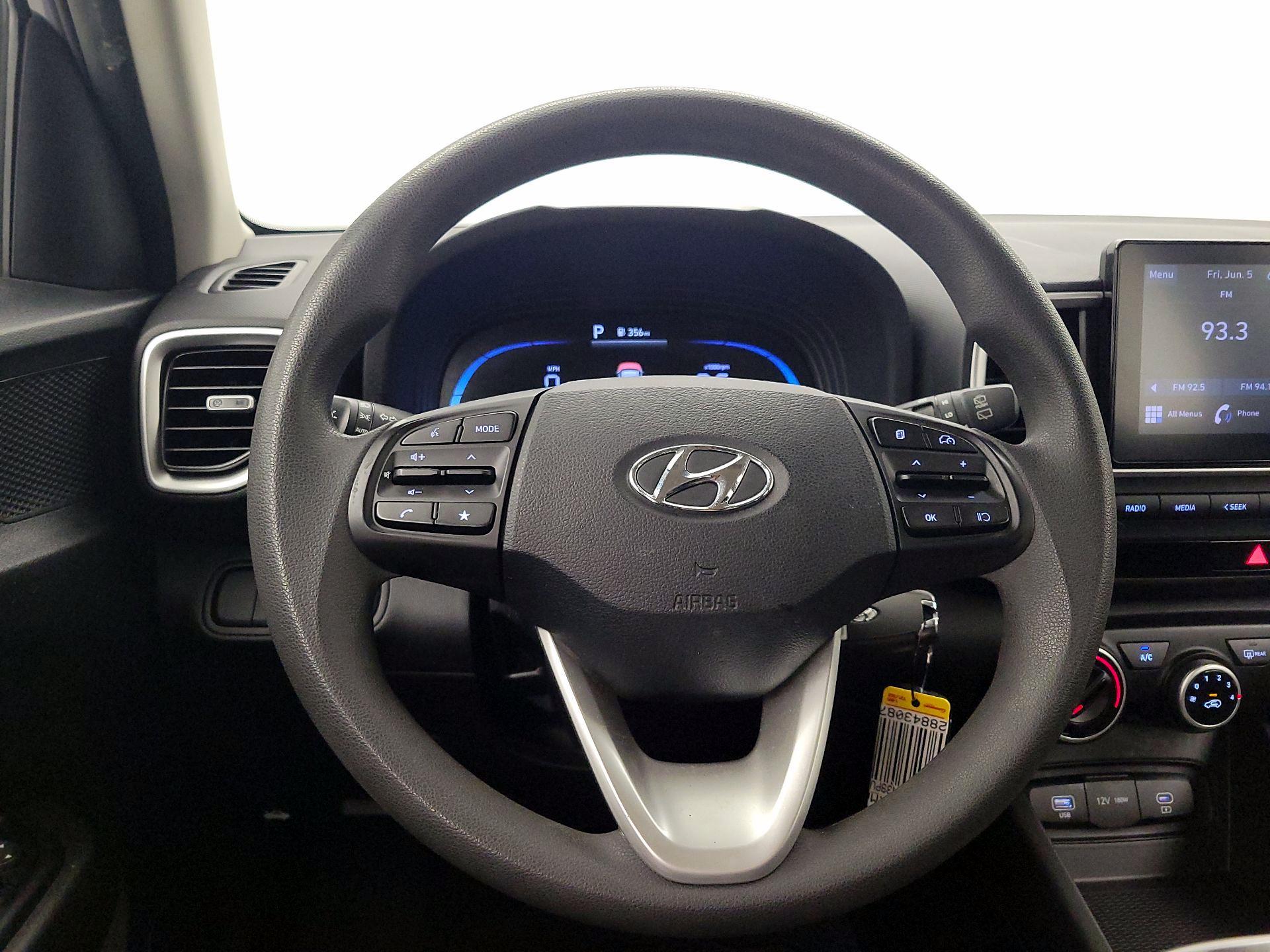 Thumbnail: 2023 Hyundai Venue - 10