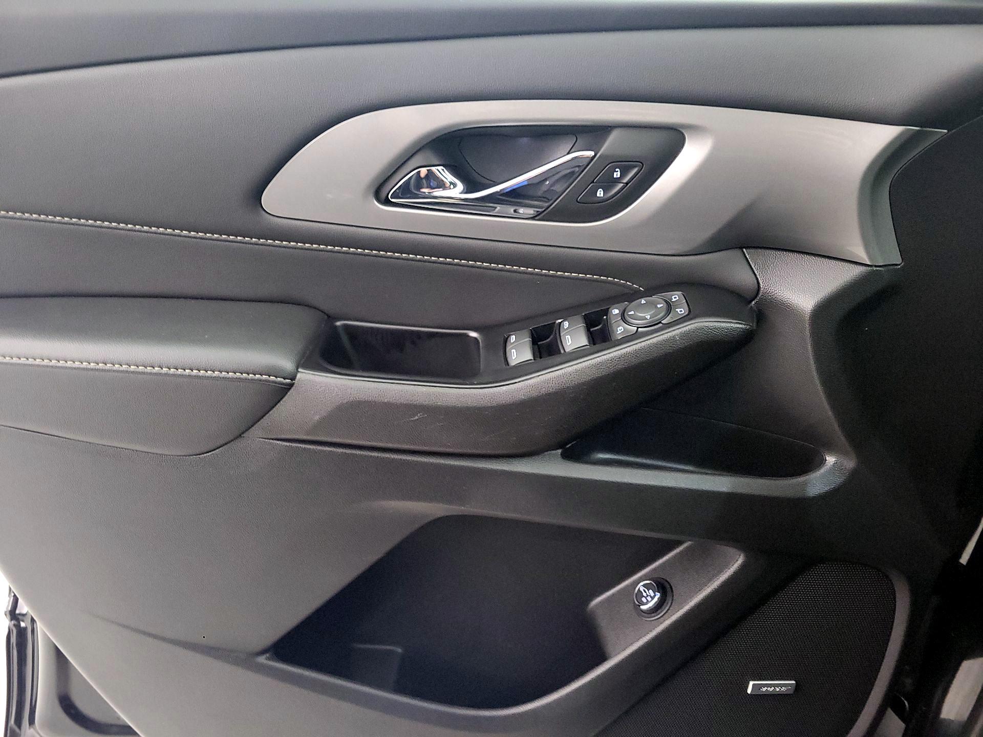 Thumbnail: 2023 Chevrolet Traverse - 12