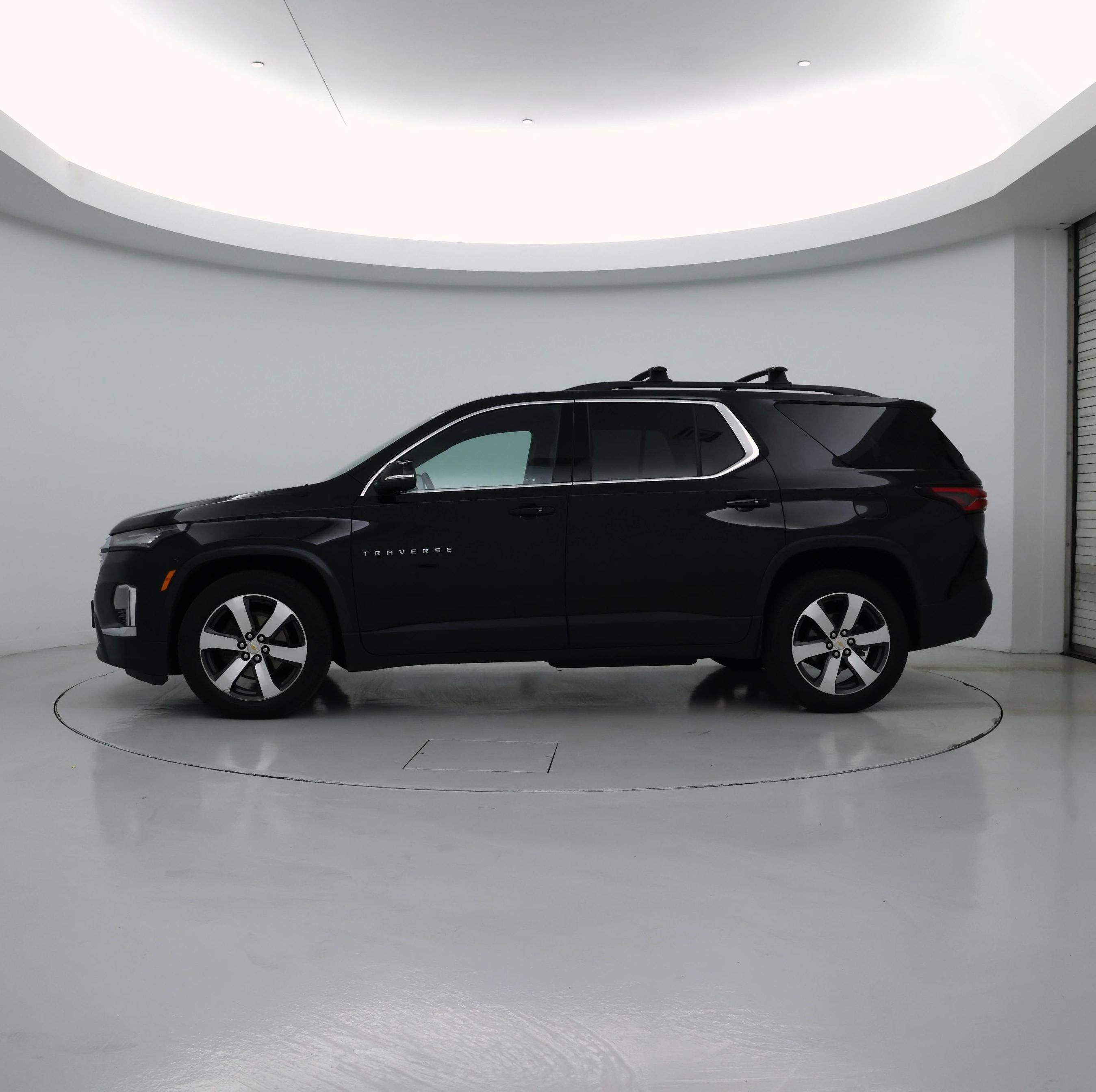 Thumbnail: 2023 Chevrolet Traverse - 3