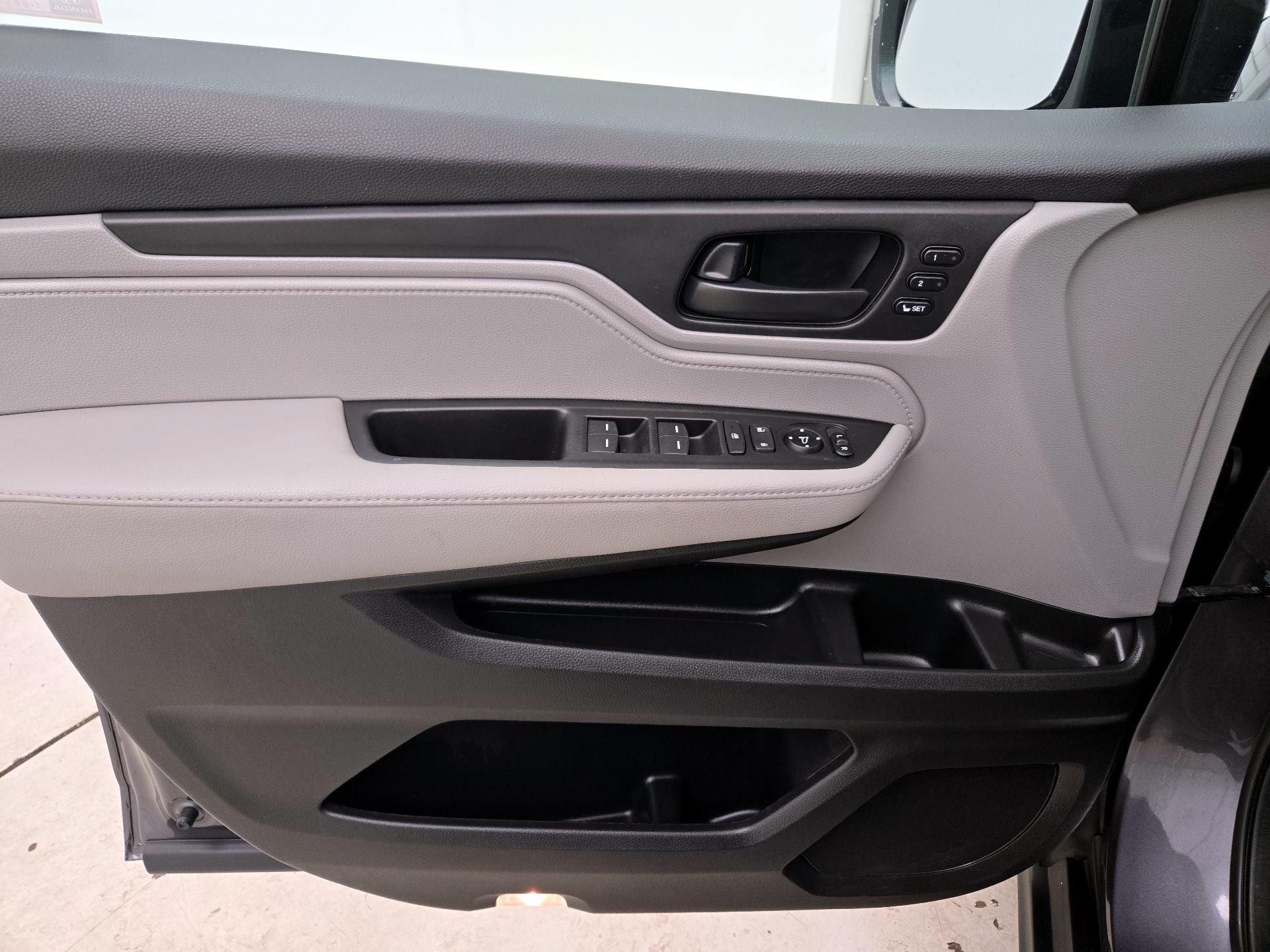Thumbnail: 2019 Honda Odyssey - 12