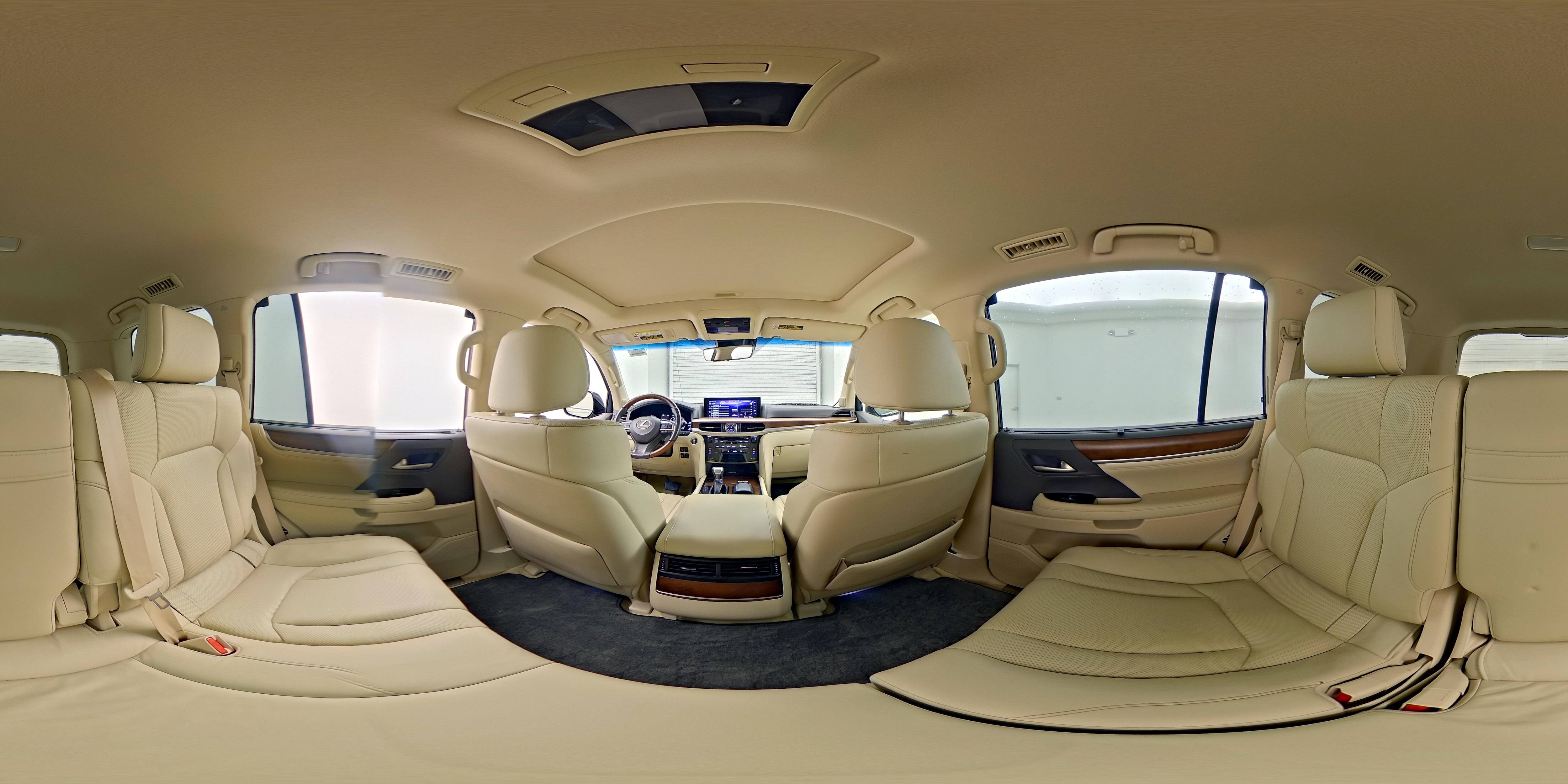 2021 Lexus LX 570 - Photo 26