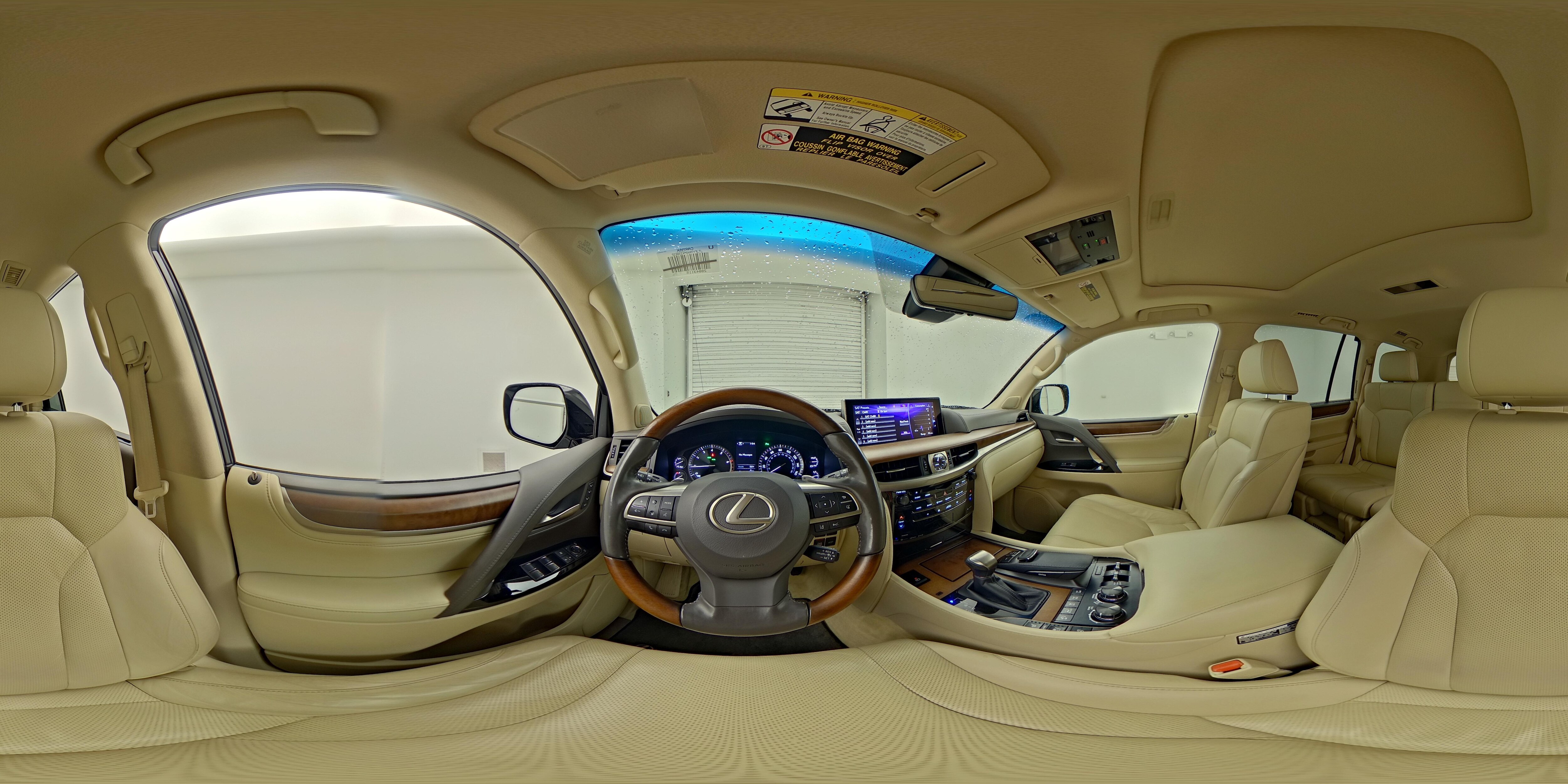 2021 Lexus LX 570 - Photo 27