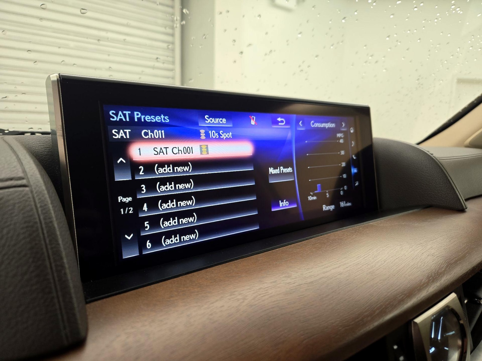 2021 Lexus LX 570 - Photo 16