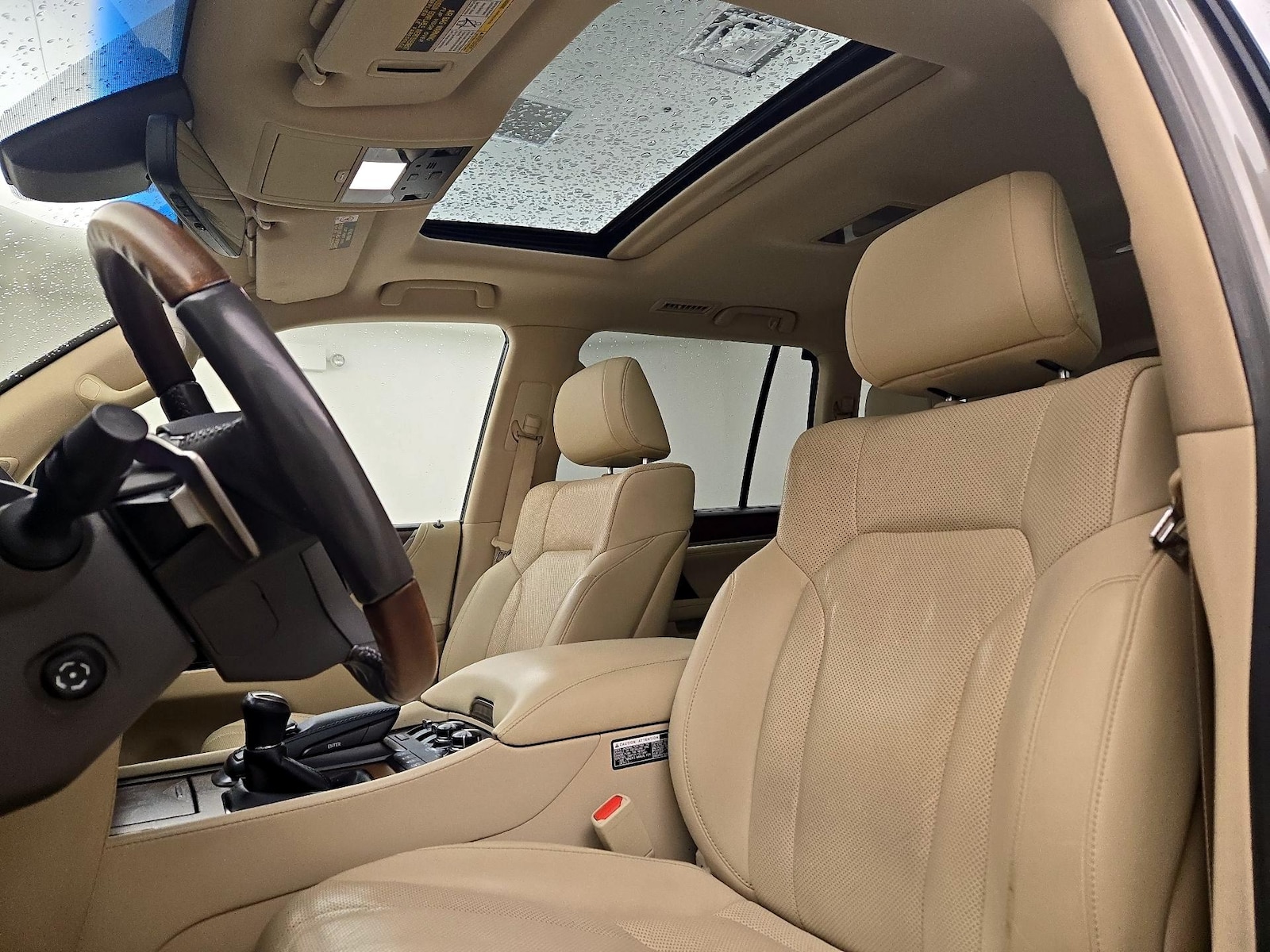 2021 Lexus LX 570 - Photo 20