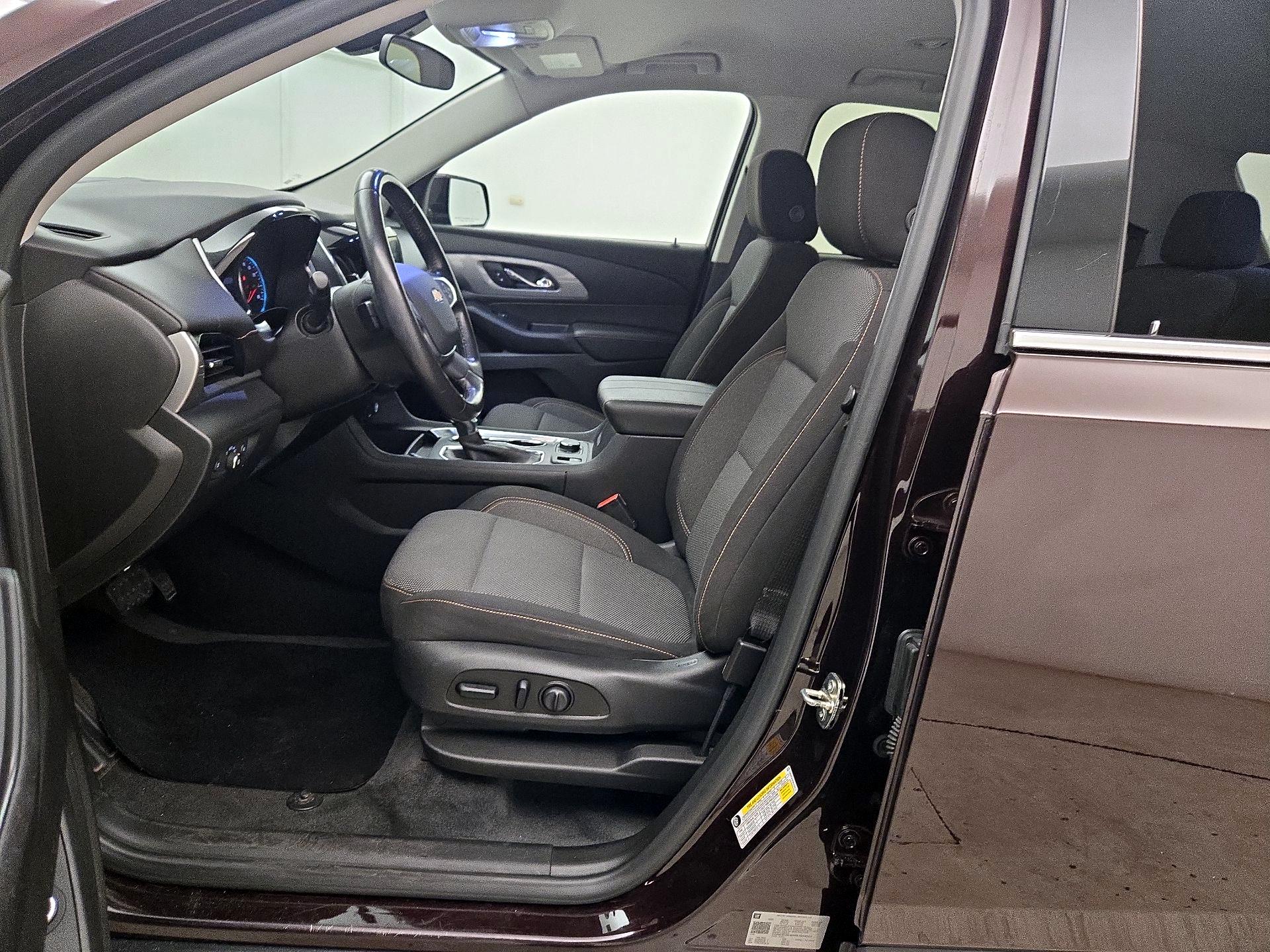 Thumbnail: 2021 Chevrolet Traverse - 11