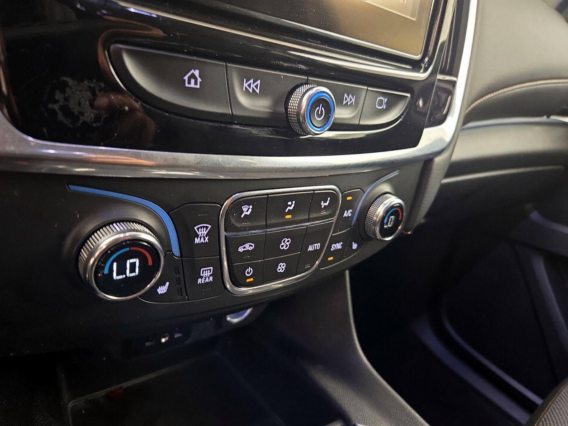 Thumbnail: 2021 Chevrolet Traverse - 16