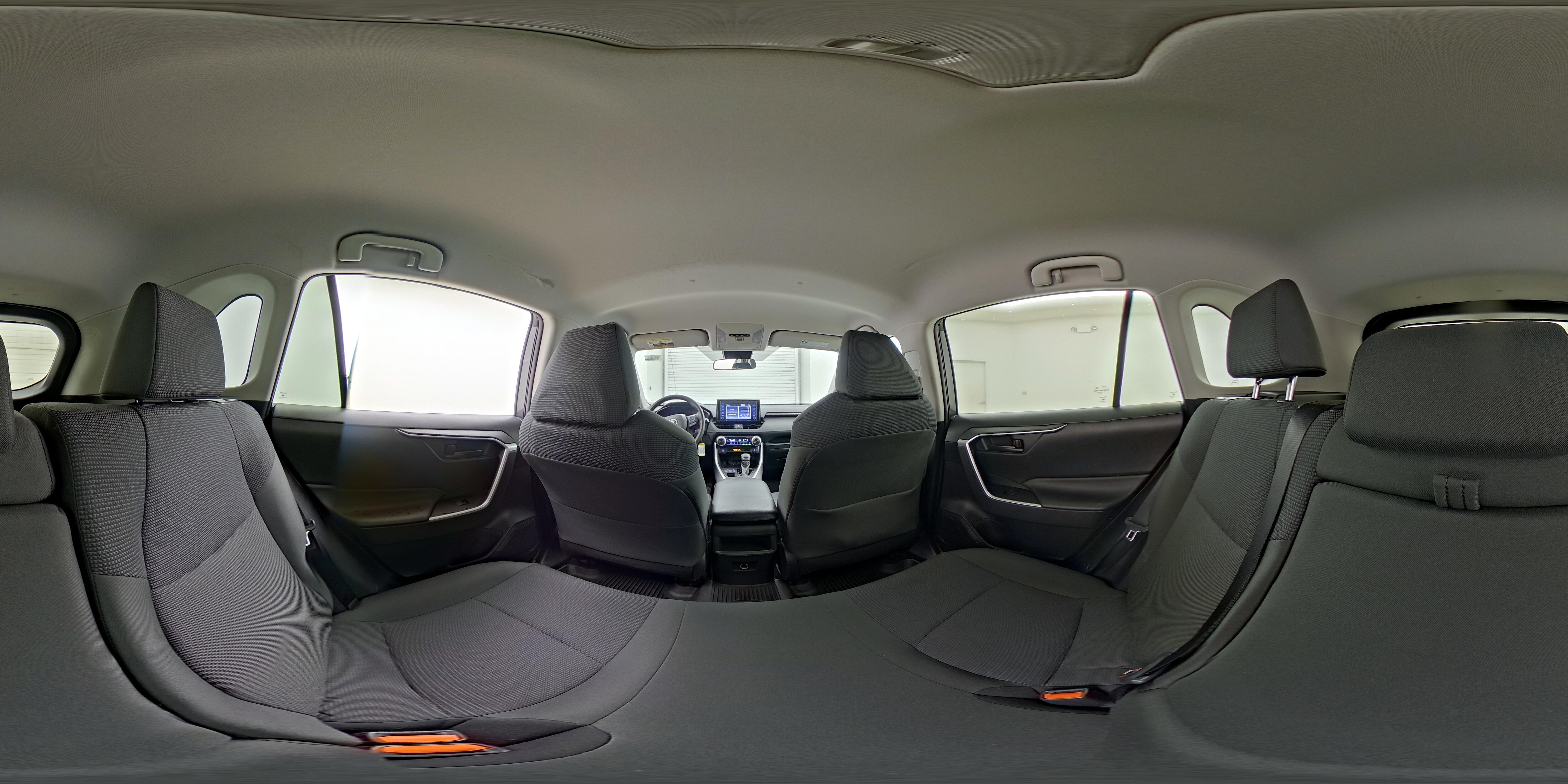 2020 Toyota RAV4 LE - Photo 25