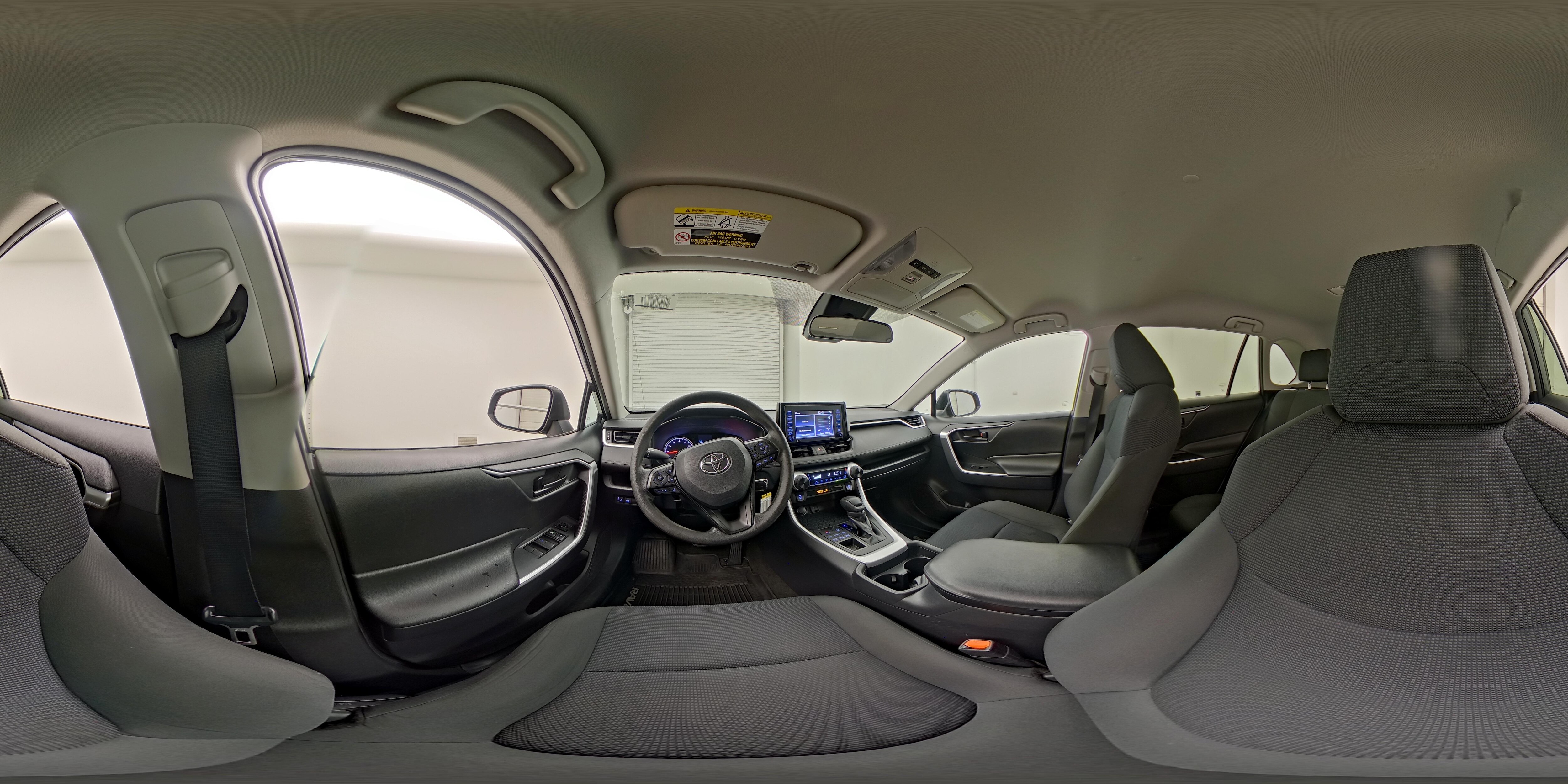 2020 Toyota RAV4 LE - Photo 26