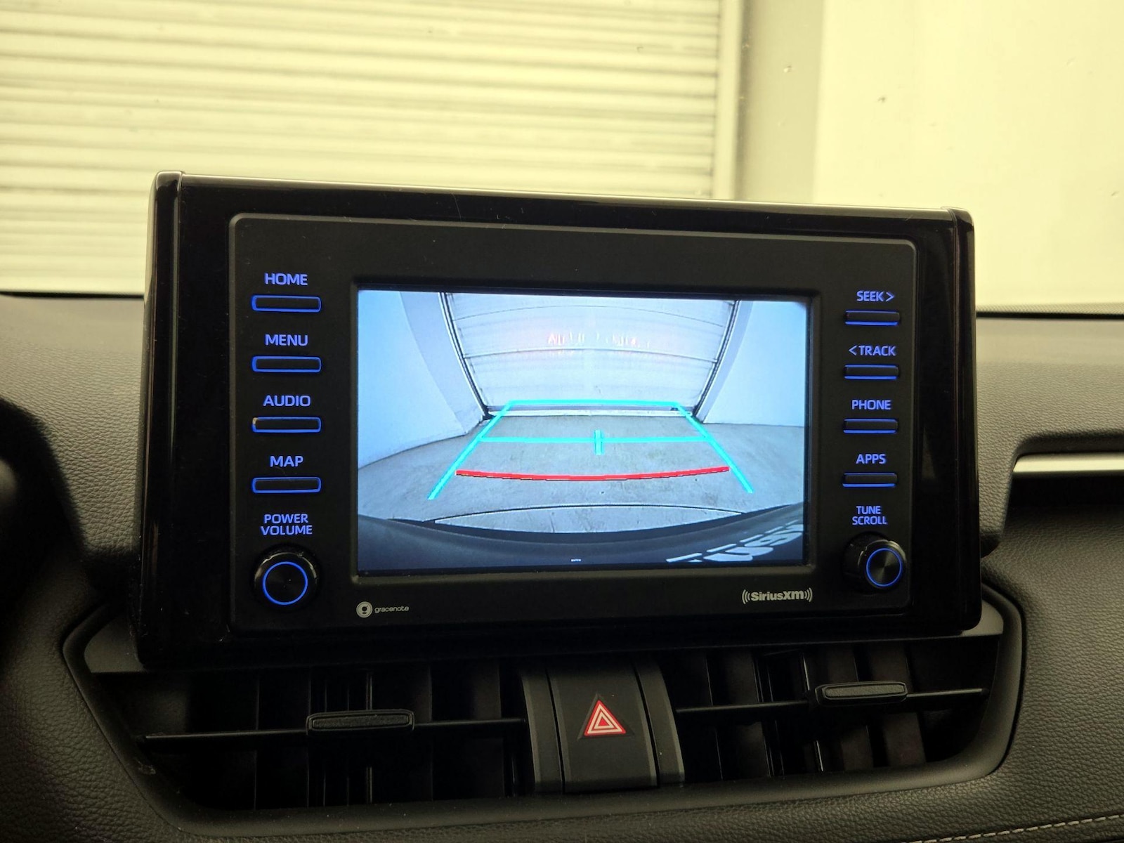 2020 Toyota RAV4 LE - Photo 15
