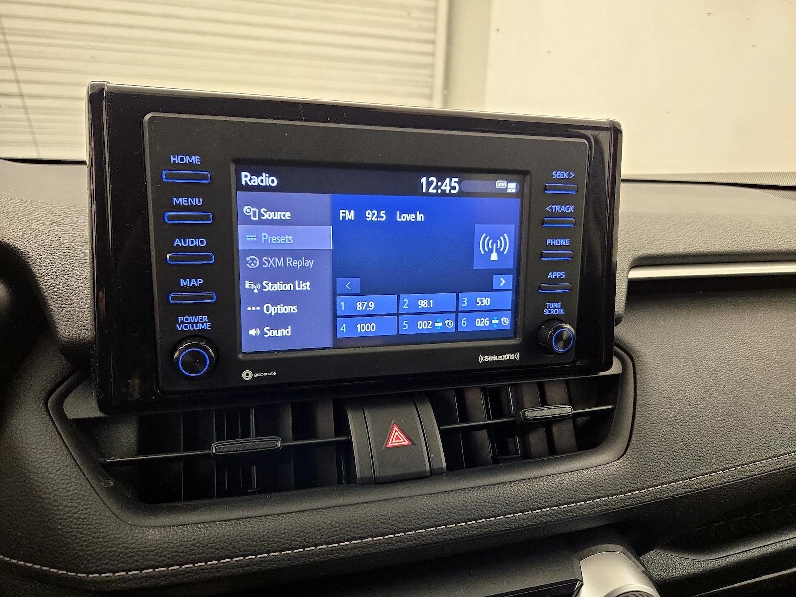 2020 Toyota RAV4 LE - Photo 16