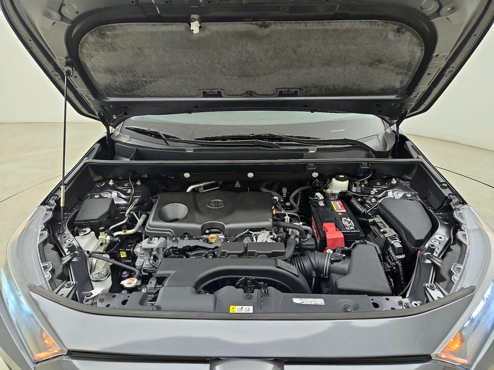 2020 Toyota RAV4 LE - Photo 22