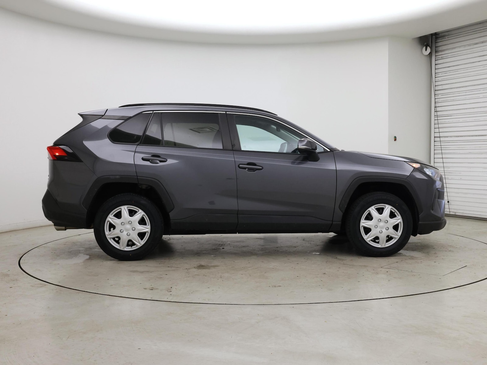 2020 Toyota RAV4 LE - Photo 8