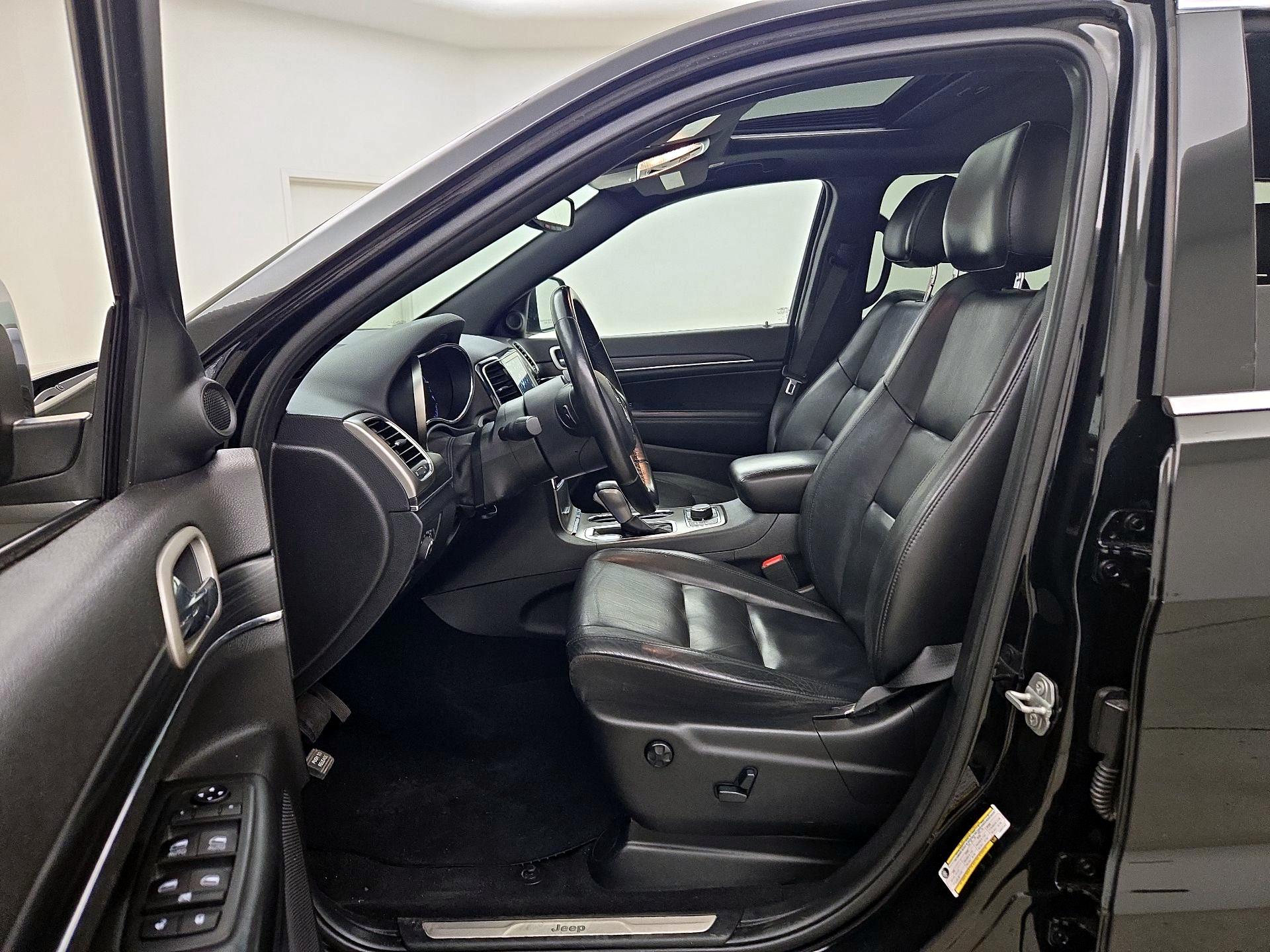 Thumbnail: 2020 Jeep Grand Cherokee - 11