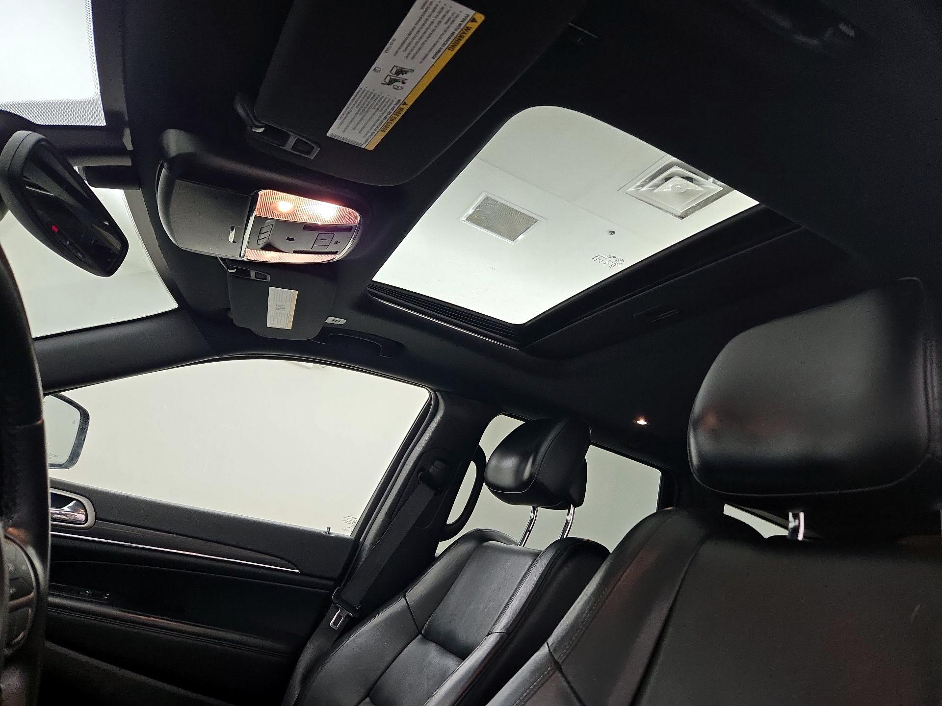 Thumbnail: 2020 Jeep Grand Cherokee - 20