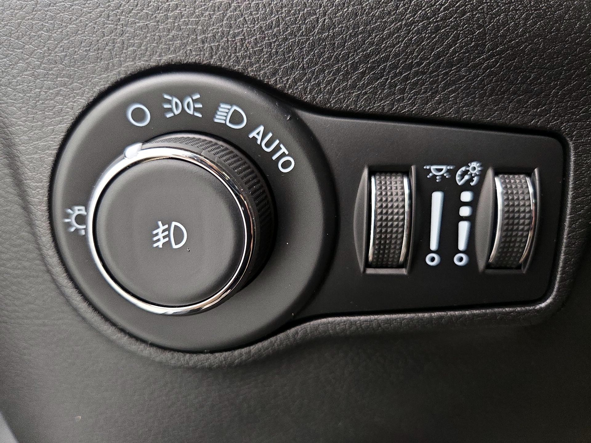 Thumbnail: 2022 Jeep Compass - 13