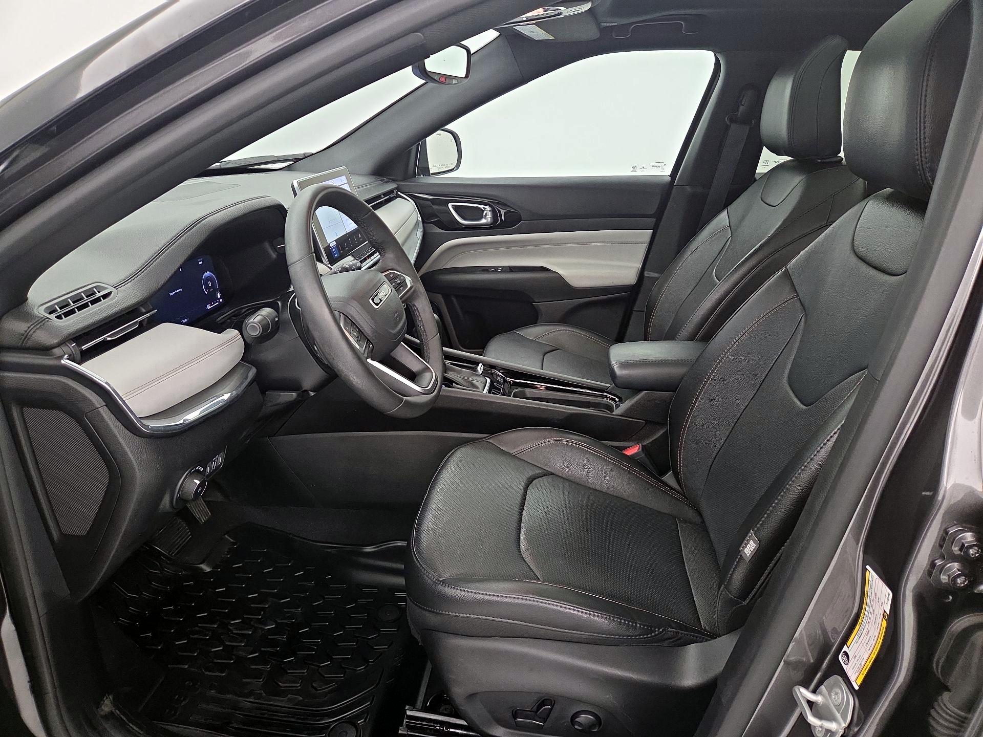 Thumbnail: 2023 Jeep Compass - 11