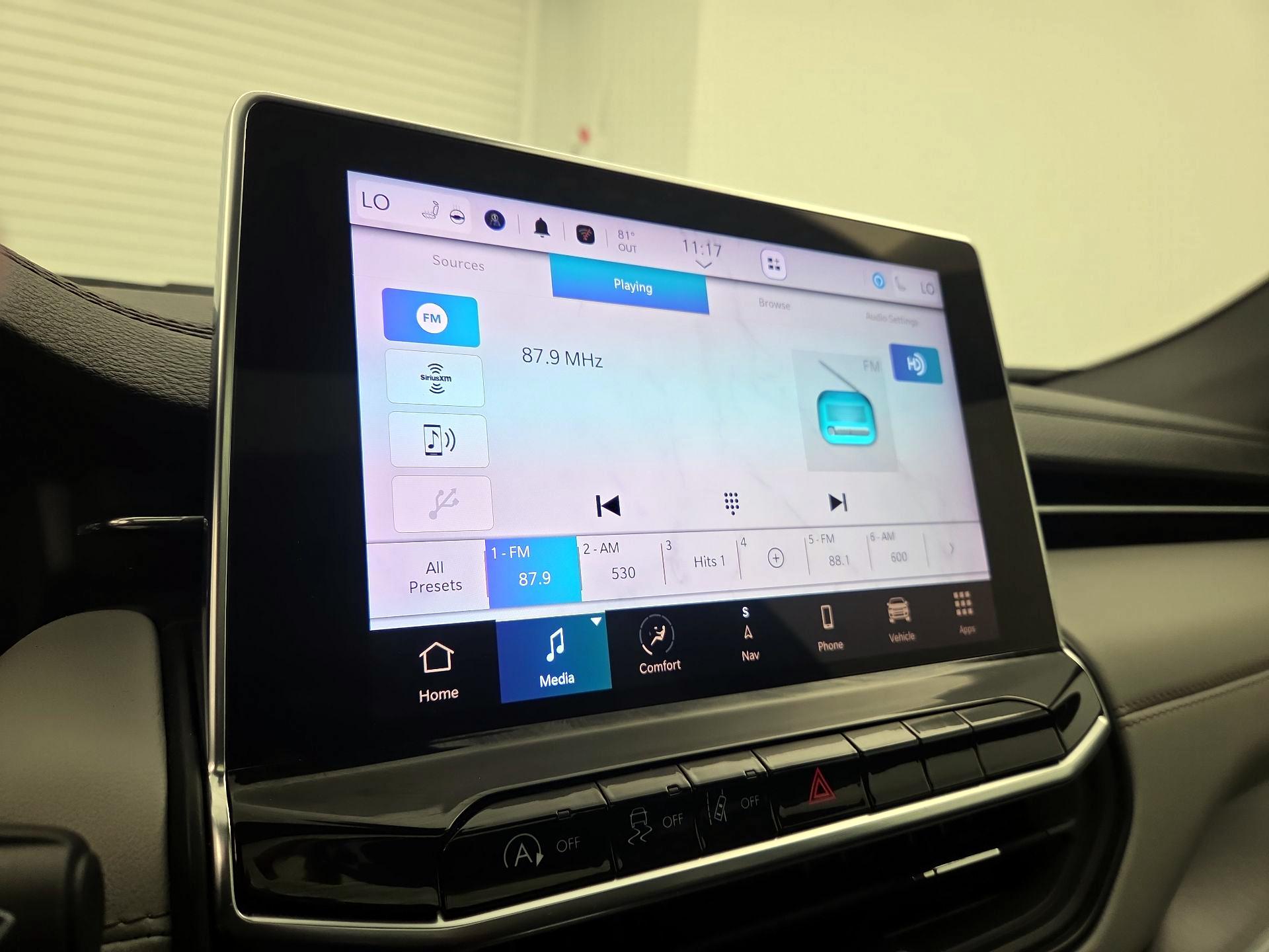 Thumbnail: 2023 Jeep Compass - 16