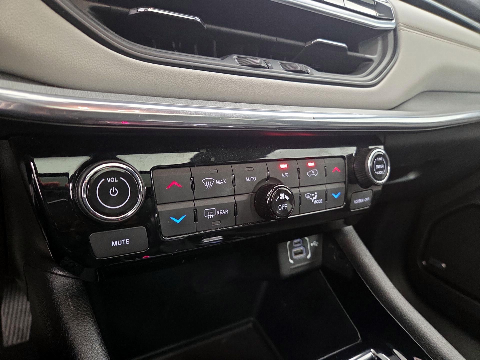 Thumbnail: 2023 Jeep Compass - 17