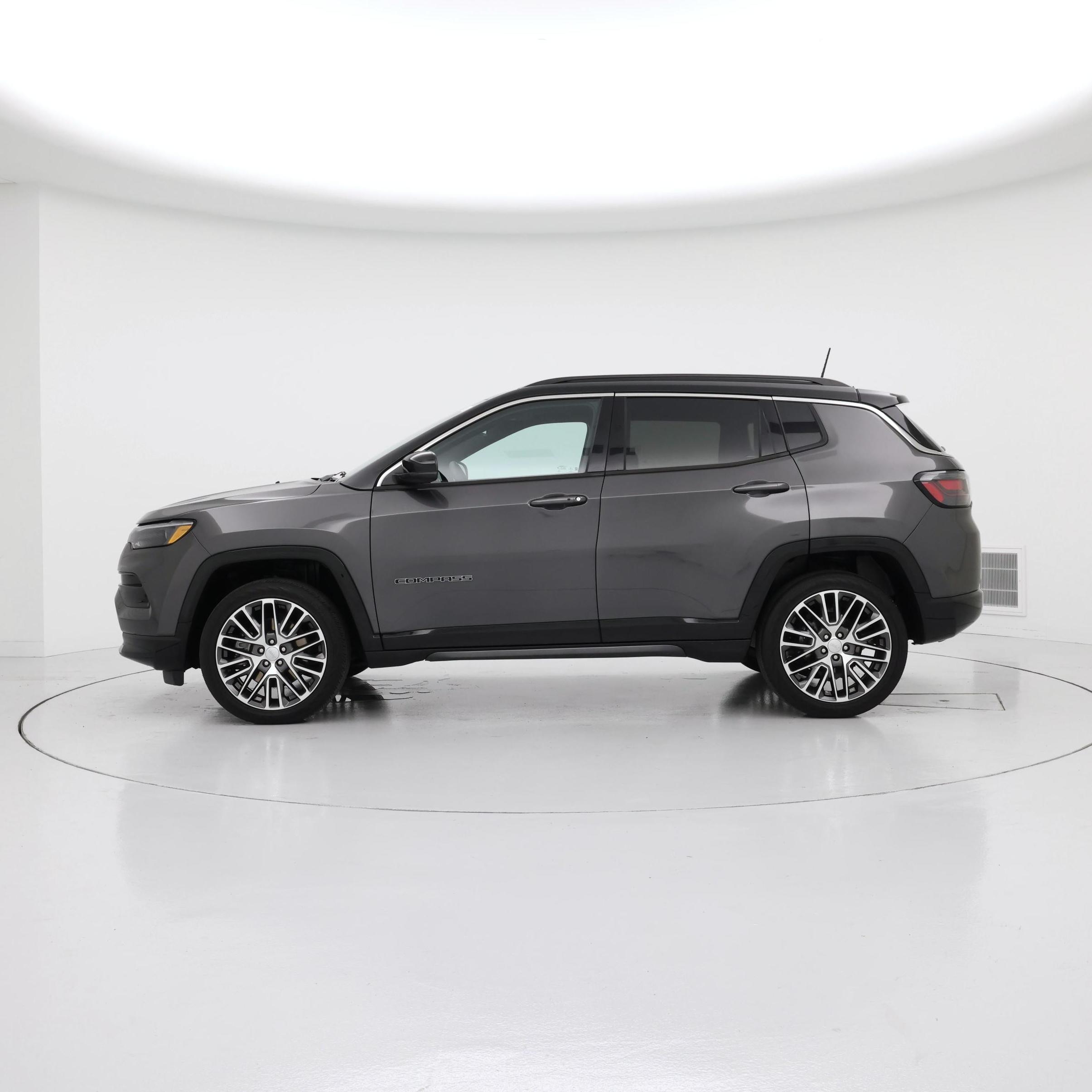 Thumbnail: 2023 Jeep Compass - 3