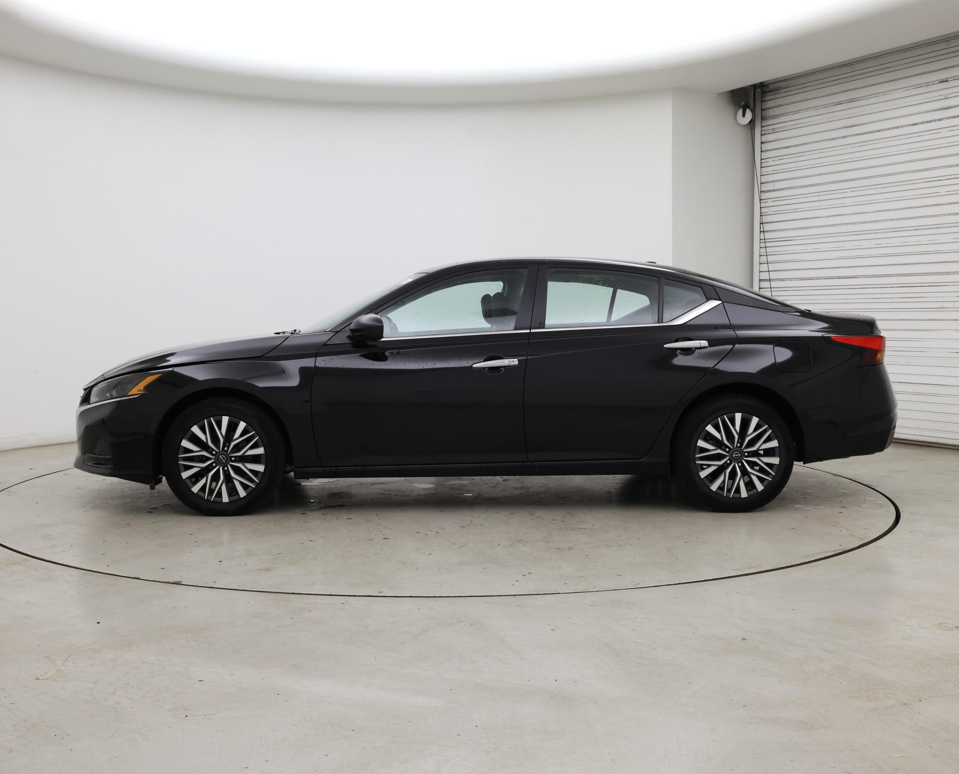 Thumbnail: 2024 Nissan Altima - 3