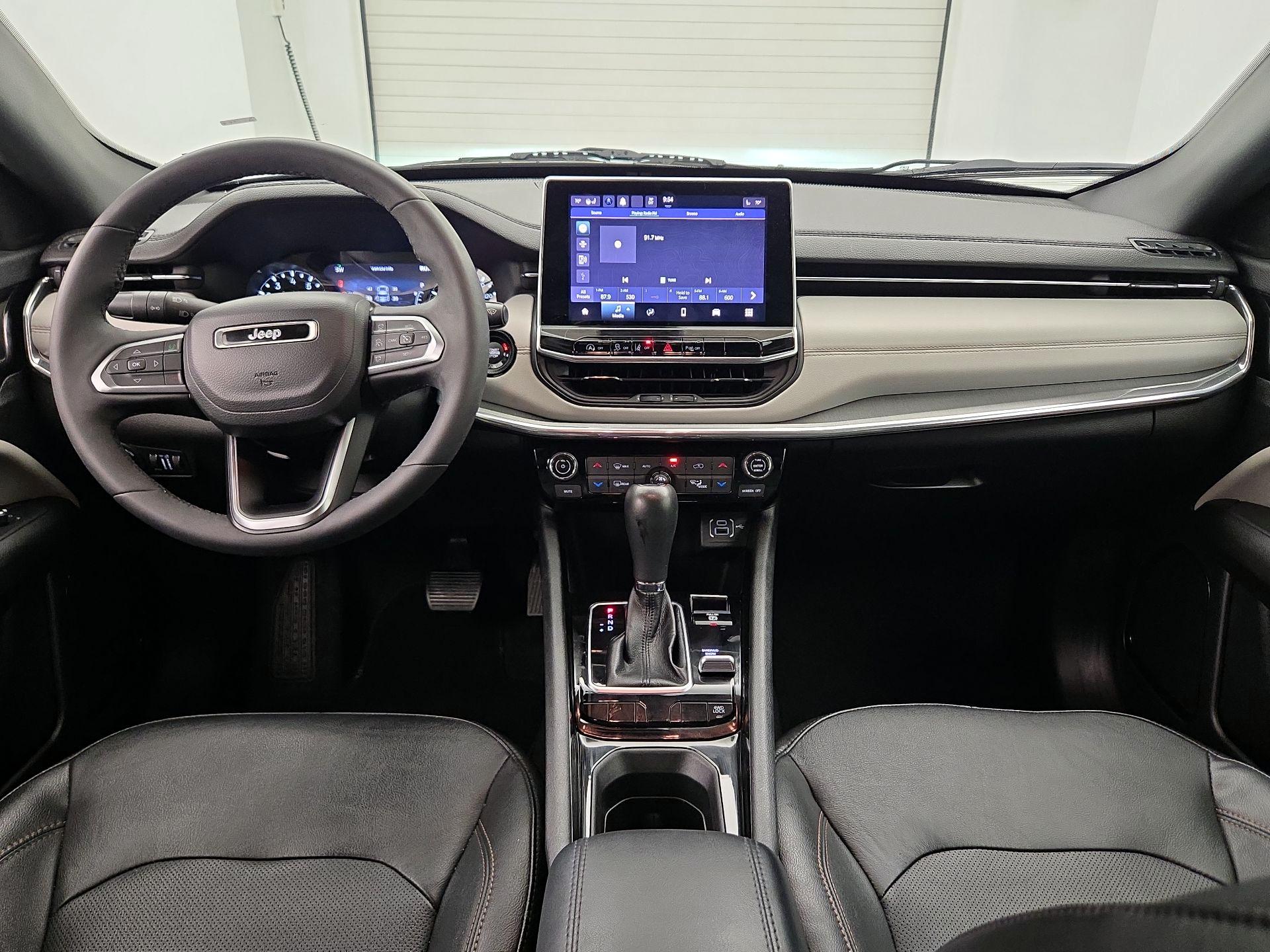 Thumbnail: 2023 Jeep Compass - 9