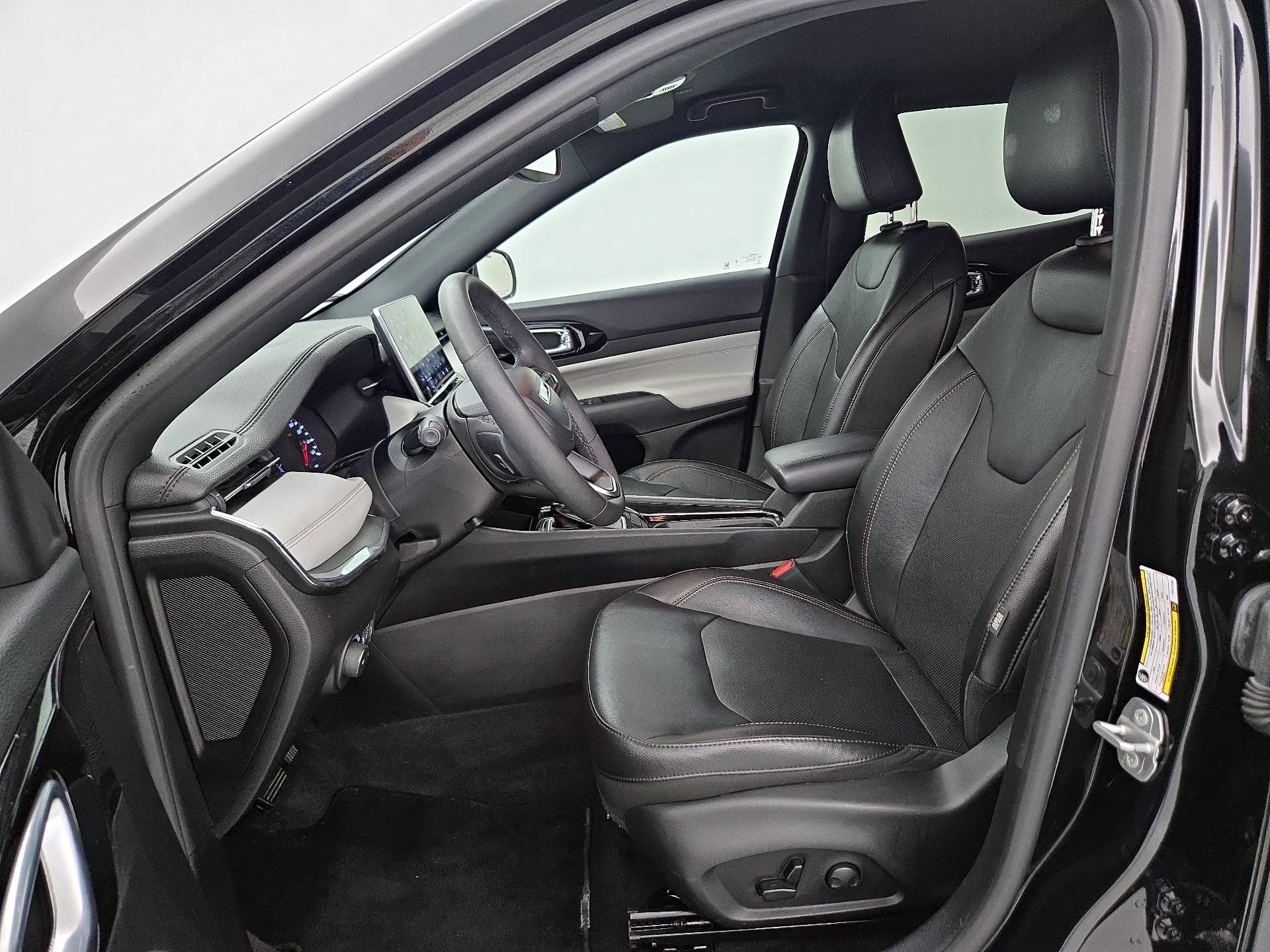 Thumbnail: 2023 Jeep Compass - 11