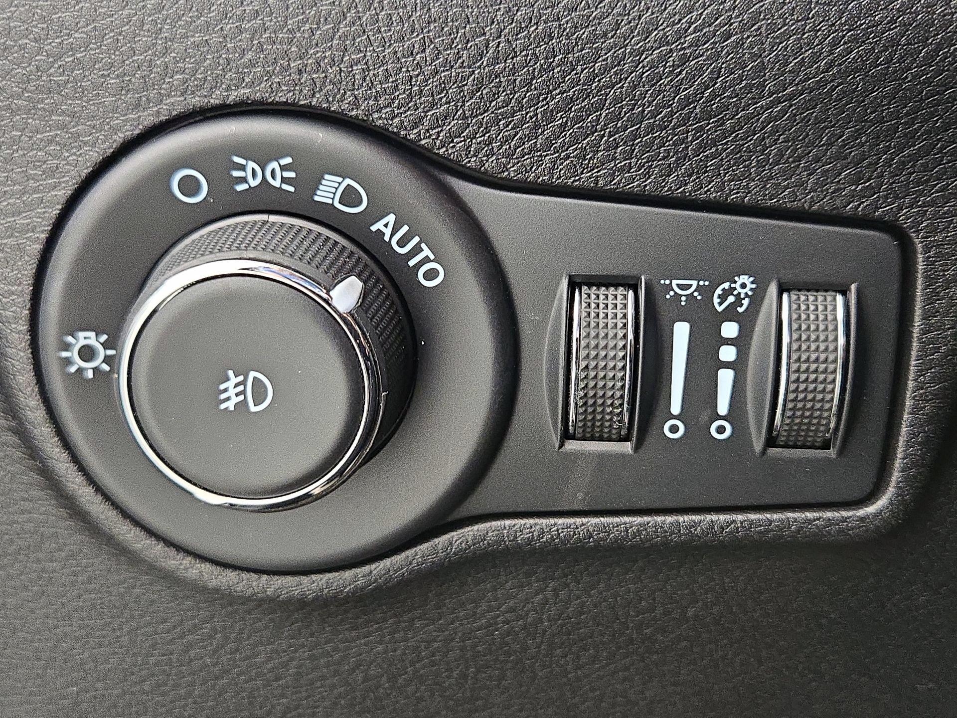Thumbnail: 2023 Jeep Compass - 13