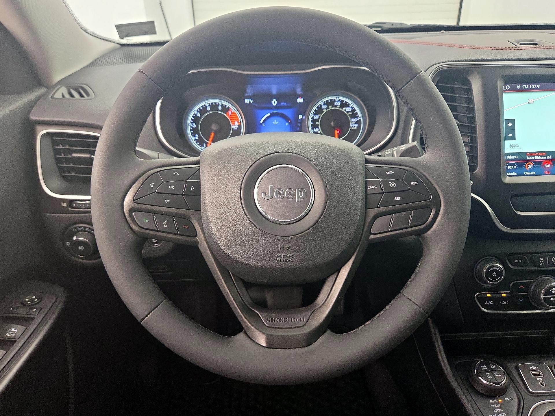 Thumbnail: 2022 Jeep Cherokee - 10