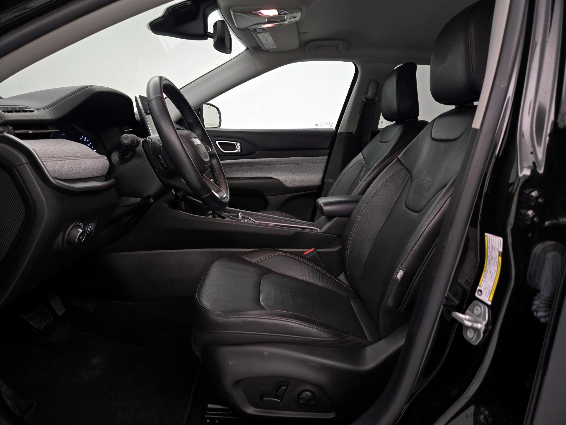 Thumbnail: 2022 Jeep Compass - 11